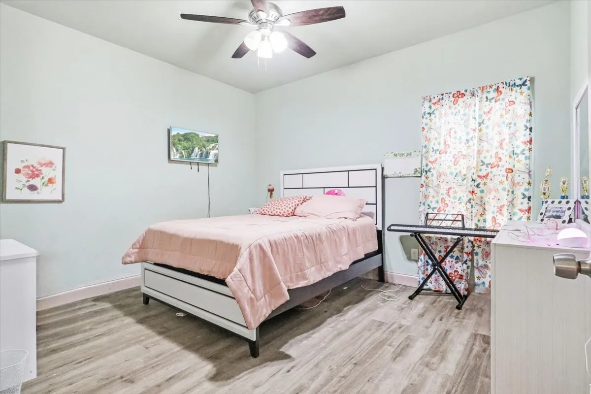 Single Family Residence For Sale in Johnson County , 206 N Wood Street, Cleburne, Texas 76033, 4 Bedroom, 2 Bathroom, Garage spaces, 1,620 Sqft, built in 1920, Price $248,000, mls#21314582, Real Estate Agent in Cleburne, Homes For Sale in Johnson county, Homes For Sale in Cleburne, Realtor in Cleburne Texas, Real Estate Brokerage Independent Realty Texas, Luminita Cordes Realtor