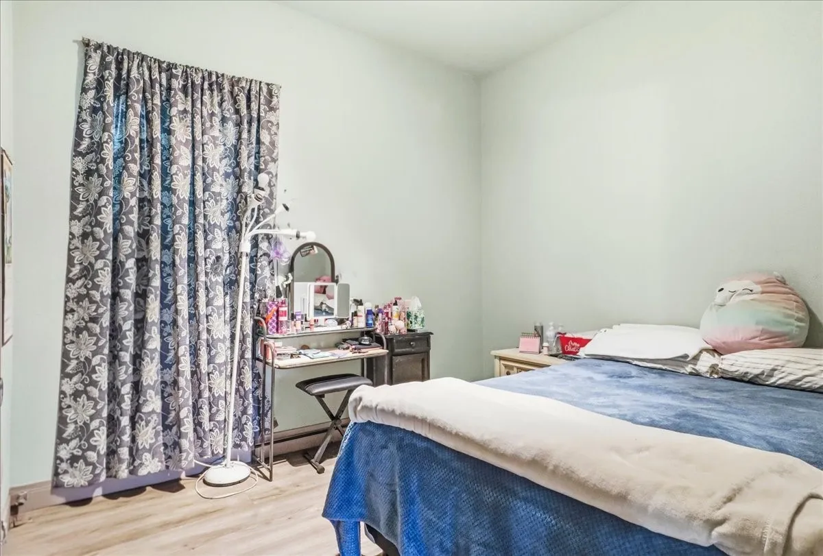 Single Family Residence For Sale in Johnson County , 206 N Wood Street, Cleburne, Texas 76033, 4 Bedroom, 2 Bathroom, Garage spaces, 1,620 Sqft, built in 1920, Price $248,000, mls#21314582, Real Estate Agent in Cleburne, Homes For Sale in Johnson county, Homes For Sale in Cleburne, Realtor in Cleburne Texas, Real Estate Brokerage Independent Realty Texas, Luminita Cordes Realtor