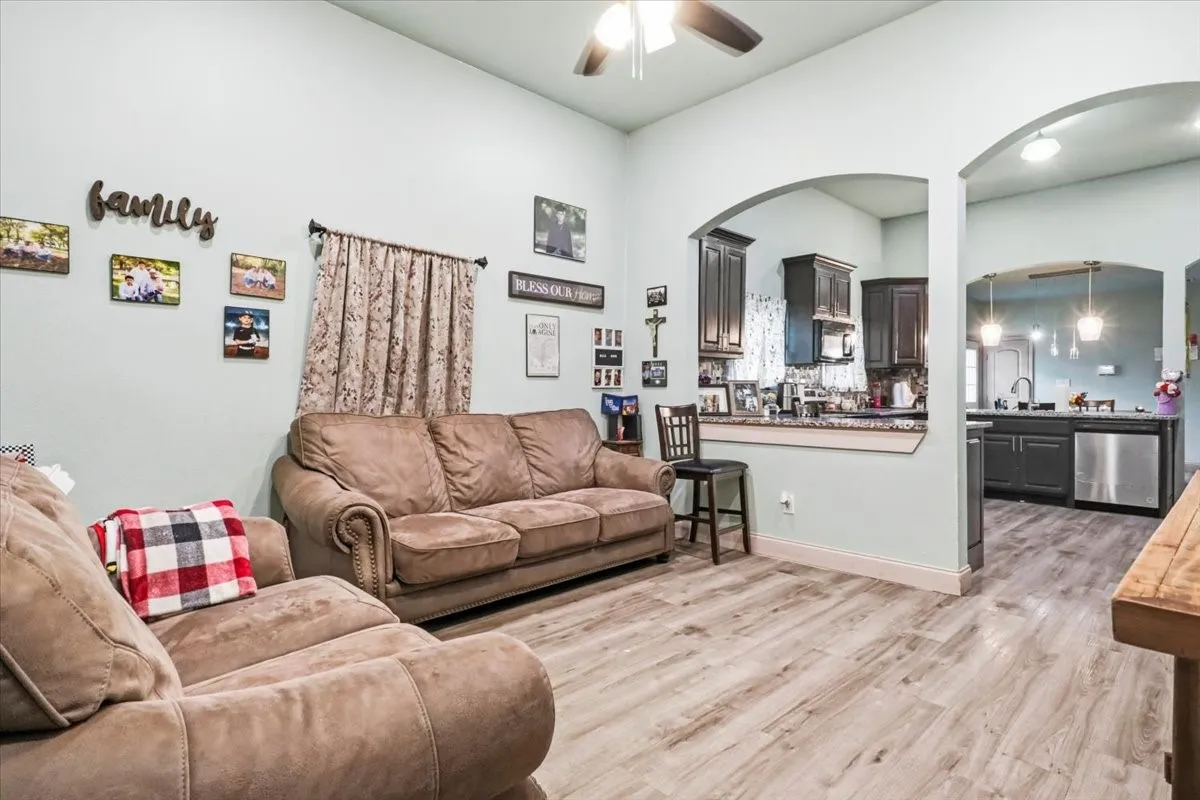 Single Family Residence For Sale in Johnson County , 206 N Wood Street, Cleburne, Texas 76033, 4 Bedroom, 2 Bathroom, Garage spaces, 1,620 Sqft, built in 1920, Price $248,000, mls#21314582, Real Estate Agent in Cleburne, Homes For Sale in Johnson county, Homes For Sale in Cleburne, Realtor in Cleburne Texas, Real Estate Brokerage Independent Realty Texas, Luminita Cordes Realtor