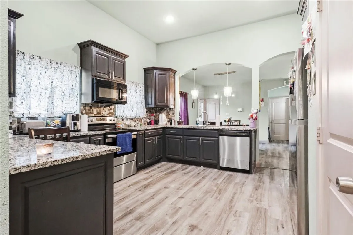 Single Family Residence For Sale in Johnson County , 206 N Wood Street, Cleburne, Texas 76033, 4 Bedroom, 2 Bathroom, Garage spaces, 1,620 Sqft, built in 1920, Price $248,000, mls#21314582, Real Estate Agent in Cleburne, Homes For Sale in Johnson county, Homes For Sale in Cleburne, Realtor in Cleburne Texas, Real Estate Brokerage Independent Realty Texas, Luminita Cordes Realtor