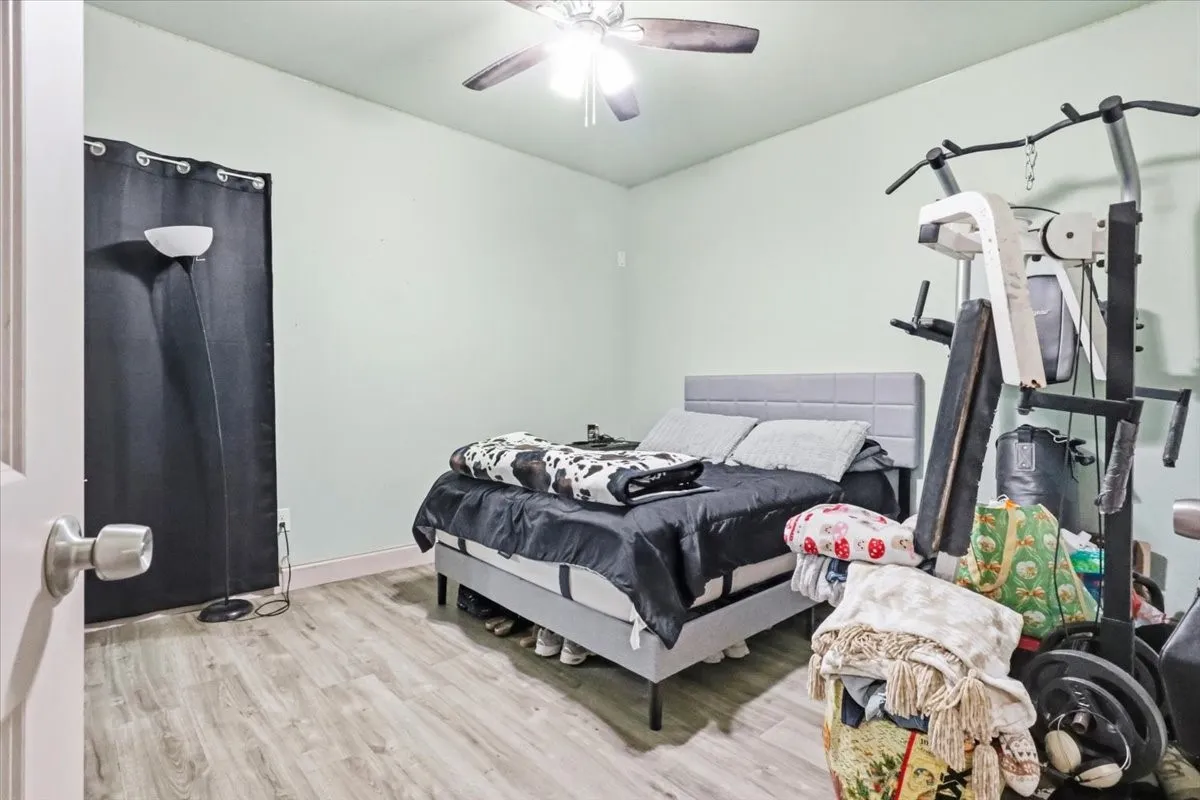 Single Family Residence For Sale in Johnson County , 206 N Wood Street, Cleburne, Texas 76033, 4 Bedroom, 2 Bathroom, Garage spaces, 1,620 Sqft, built in 1920, Price $248,000, mls#21314582, Real Estate Agent in Cleburne, Homes For Sale in Johnson county, Homes For Sale in Cleburne, Realtor in Cleburne Texas, Real Estate Brokerage Independent Realty Texas, Luminita Cordes Realtor