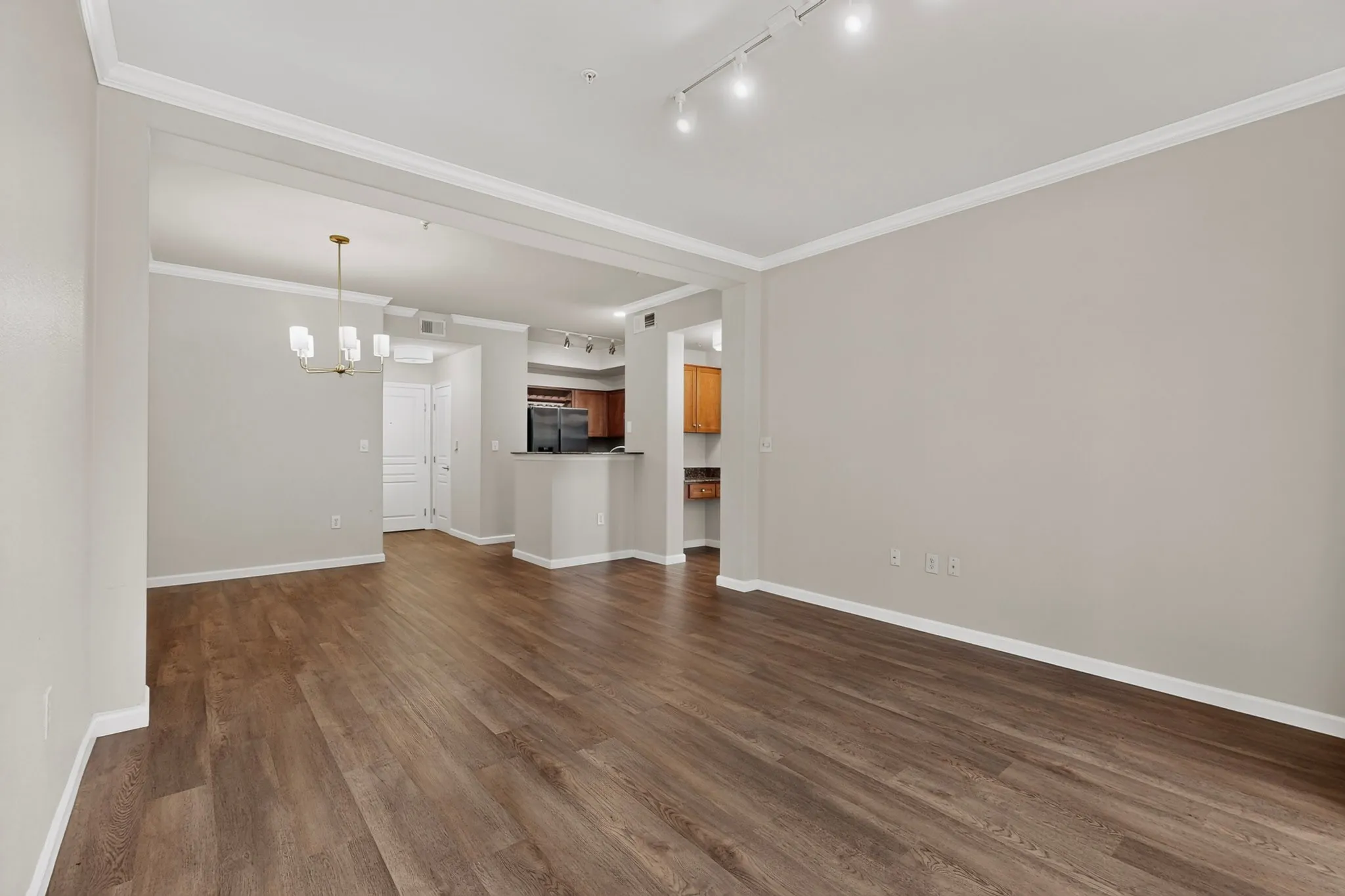Condominium For Rent in Dallas County , 330 Las Colinas Boulevard E 170, Irving, Texas 75039, 1 Bedroom, 1 Bathroom, 1 Garage spaces, 813 Sqft, built in 2001, mls#21314576, Real Estate Agent in Irving, Homes For Rent in Dallas county, Homes For Rent in Irving, Realtor in Irving Texas, Real Estate Brokerage Independent Realty Texas, Luminita Cordes Realtor