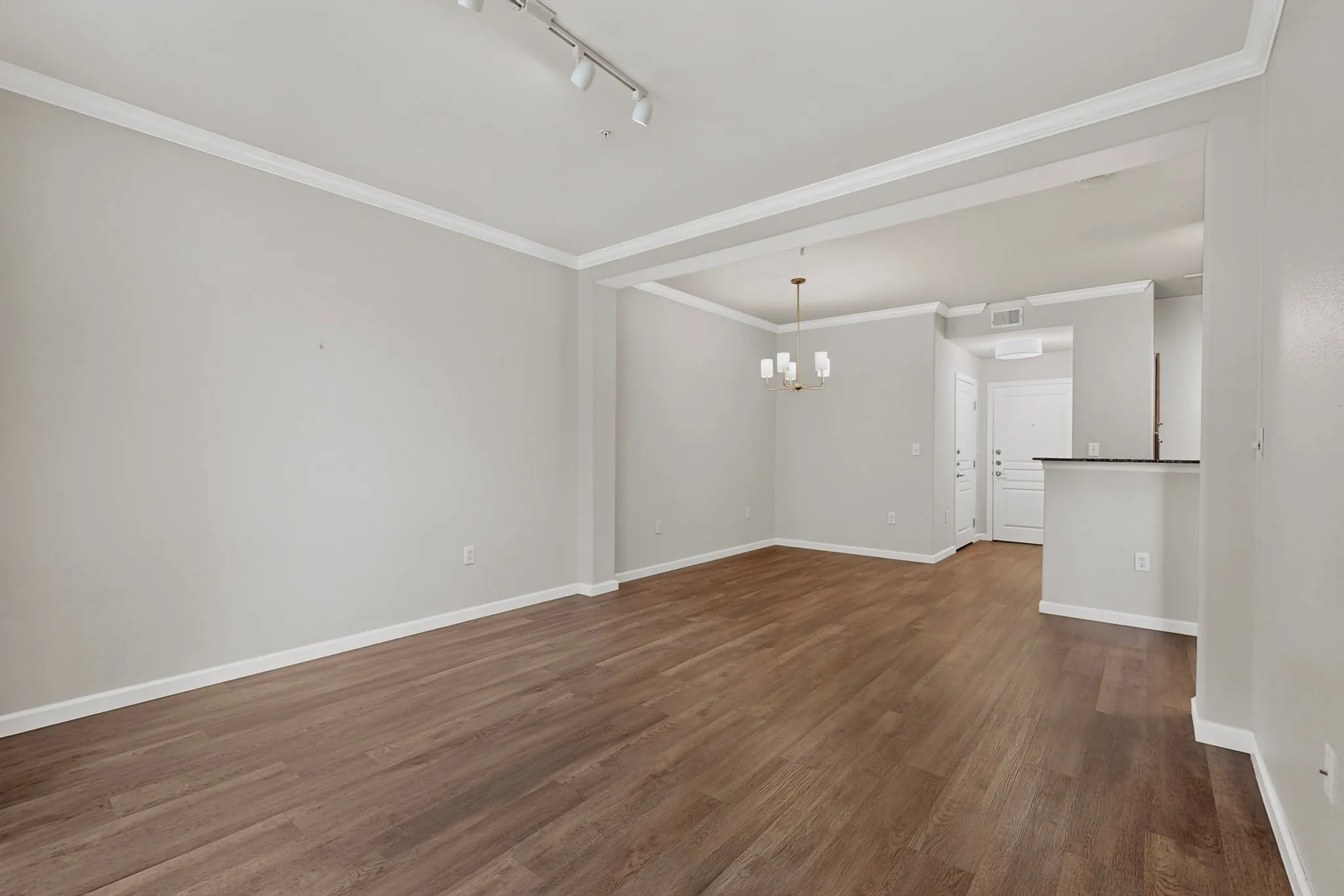 Condominium For Rent in Dallas County , 330 Las Colinas Boulevard E 170, Irving, Texas 75039, 1 Bedroom, 1 Bathroom, 1 Garage spaces, 813 Sqft, built in 2001, mls#21314576, Real Estate Agent in Irving, Homes For Rent in Dallas county, Homes For Rent in Irving, Realtor in Irving Texas, Real Estate Brokerage Independent Realty Texas, Luminita Cordes Realtor