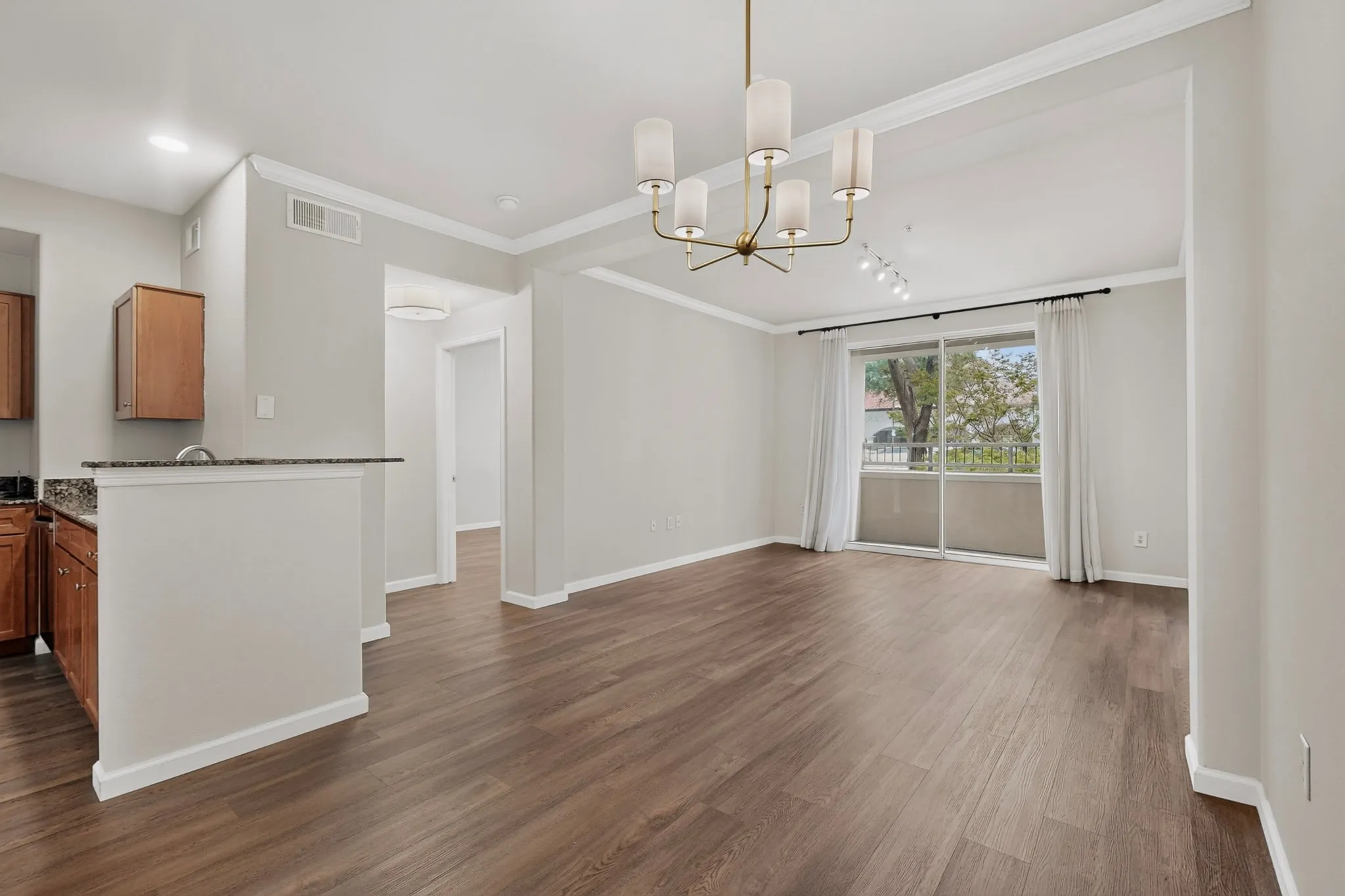 Condominium For Rent in Dallas County , 330 Las Colinas Boulevard E 170, Irving, Texas 75039, 1 Bedroom, 1 Bathroom, 1 Garage spaces, 813 Sqft, built in 2001, mls#21314576, Real Estate Agent in Irving, Homes For Rent in Dallas county, Homes For Rent in Irving, Realtor in Irving Texas, Real Estate Brokerage Independent Realty Texas, Luminita Cordes Realtor