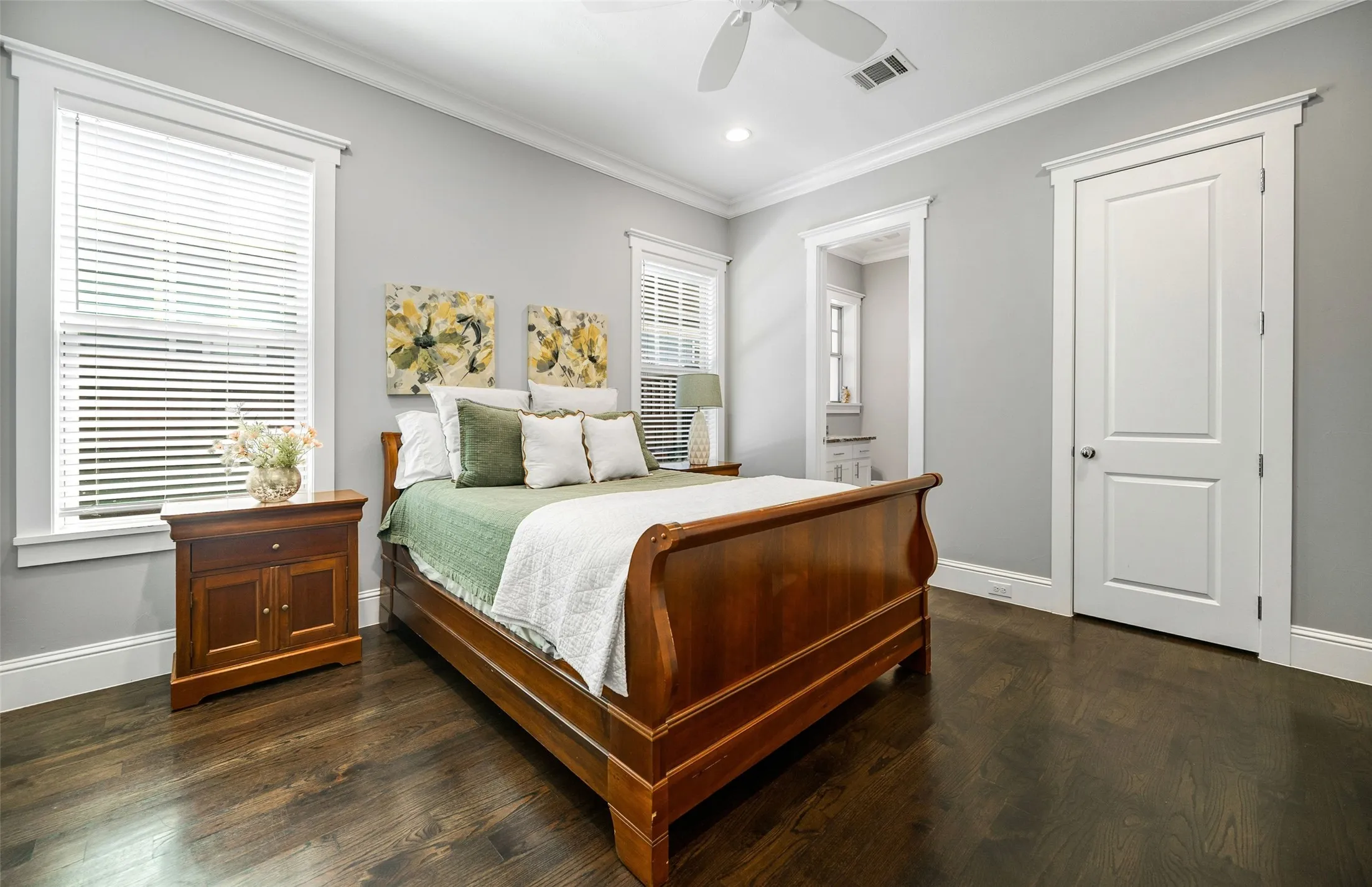 Single Family Residence For Sale in Dallas County , 5347 Miller Avenue, Dallas, Texas 75206, 4 Bedroom, 6 Bathroom, 2 Garage spaces, 4,655 Sqft, built in 2016, mls#21314546, Real Estate Agent in Dallas, Homes For Sale in Dallas county, Homes For Sale in Dallas, Realtor in Dallas Texas, Real Estate Brokerage Independent Realty Texas, Luminita Cordes Realtor