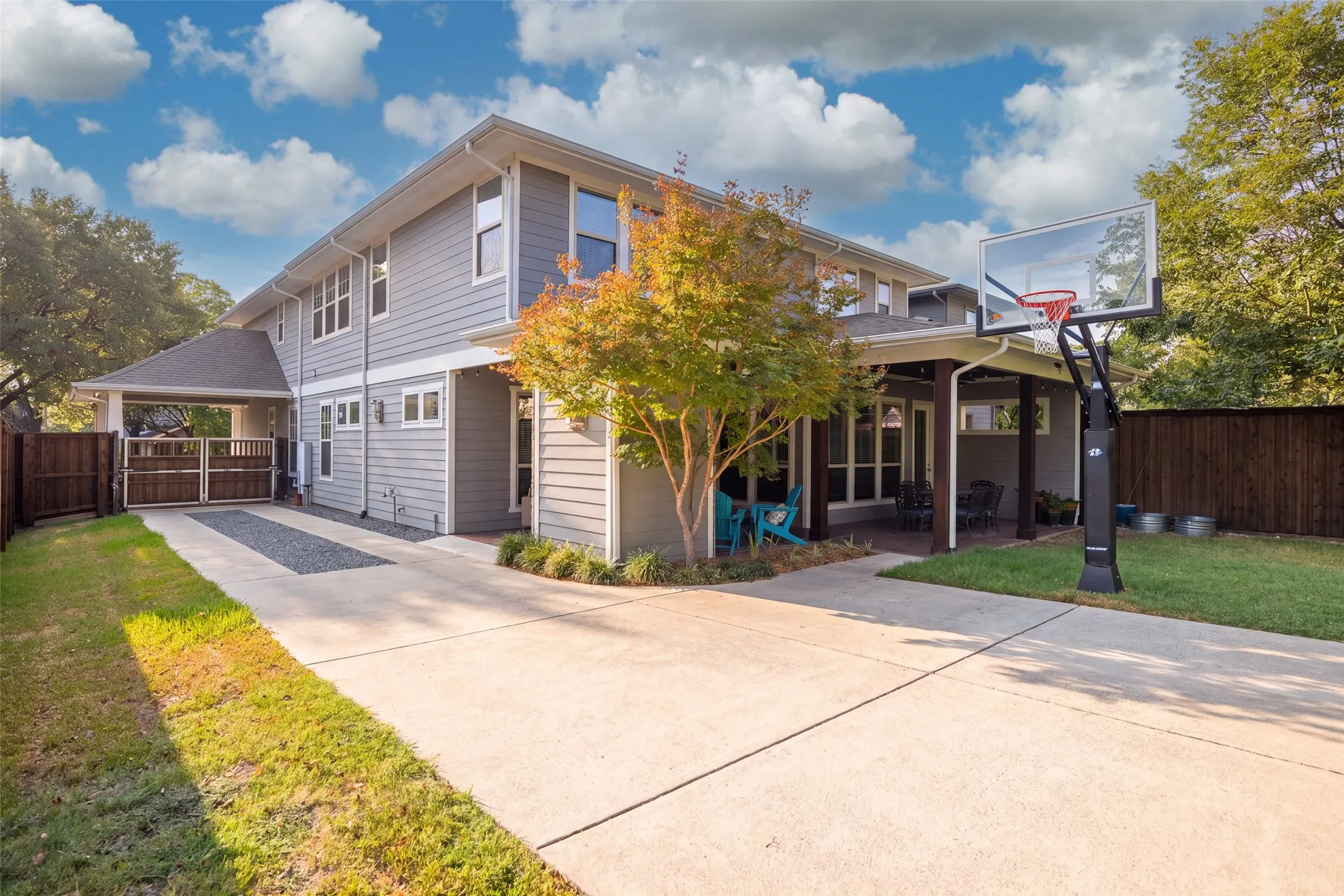 Single Family Residence For Sale in Dallas County , 5347 Miller Avenue, Dallas, Texas 75206, 4 Bedroom, 6 Bathroom, 2 Garage spaces, 4,655 Sqft, built in 2016, mls#21314546, Real Estate Agent in Dallas, Homes For Sale in Dallas county, Homes For Sale in Dallas, Realtor in Dallas Texas, Real Estate Brokerage Independent Realty Texas, Luminita Cordes Realtor