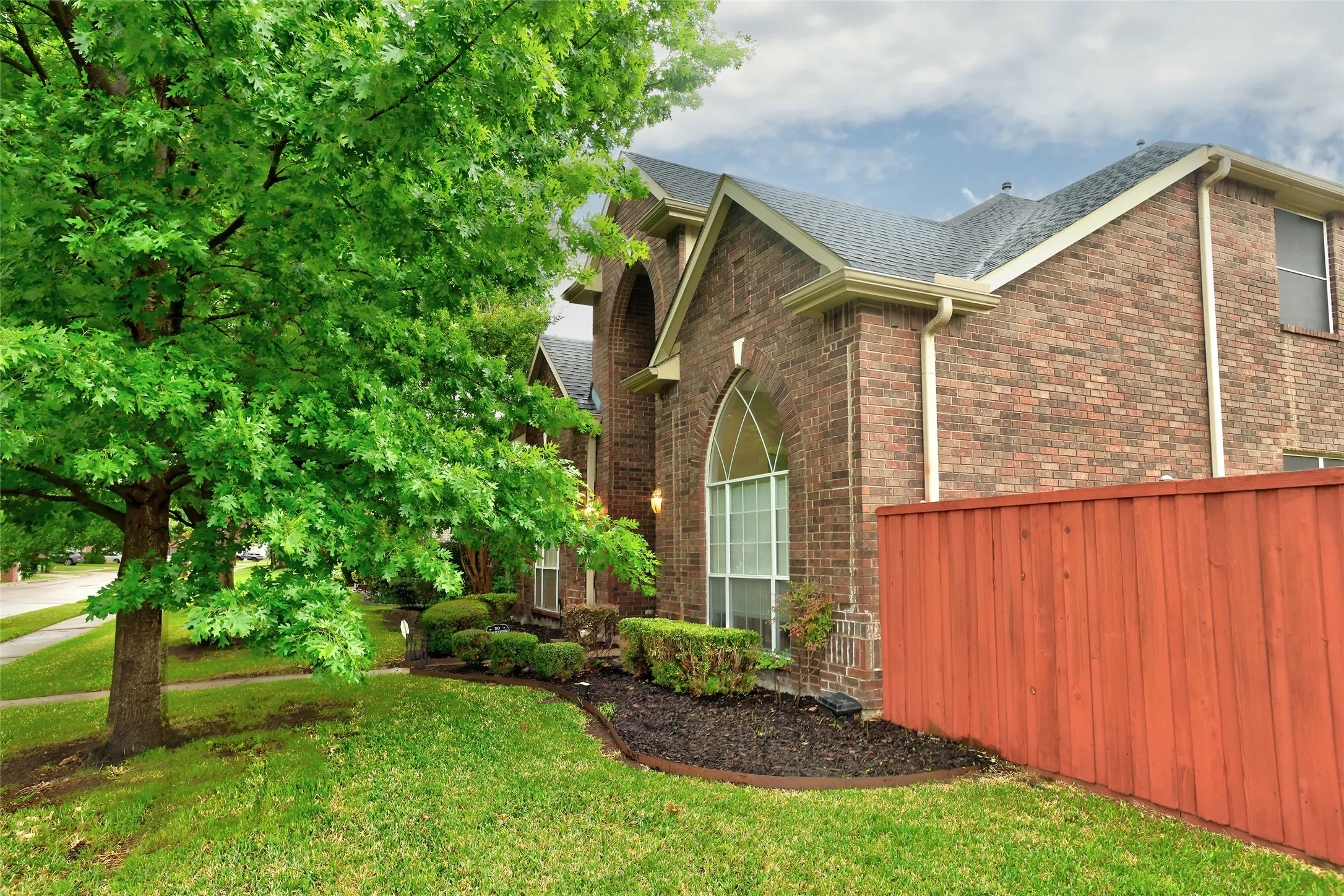 Single Family Residence For Rent in Collin County , 6009 Charleston Drive, Frisco, Texas 75035, 5 Bedroom, 4 Bathroom, 2 Garage spaces, 4,030 Sqft, built in 1993, mls#21314588, Real Estate Agent in Frisco, Homes For Rent in Collin county, Homes For Rent in Frisco, Realtor in Frisco Texas, Real Estate Brokerage Independent Realty Texas, Luminita Cordes Realtor