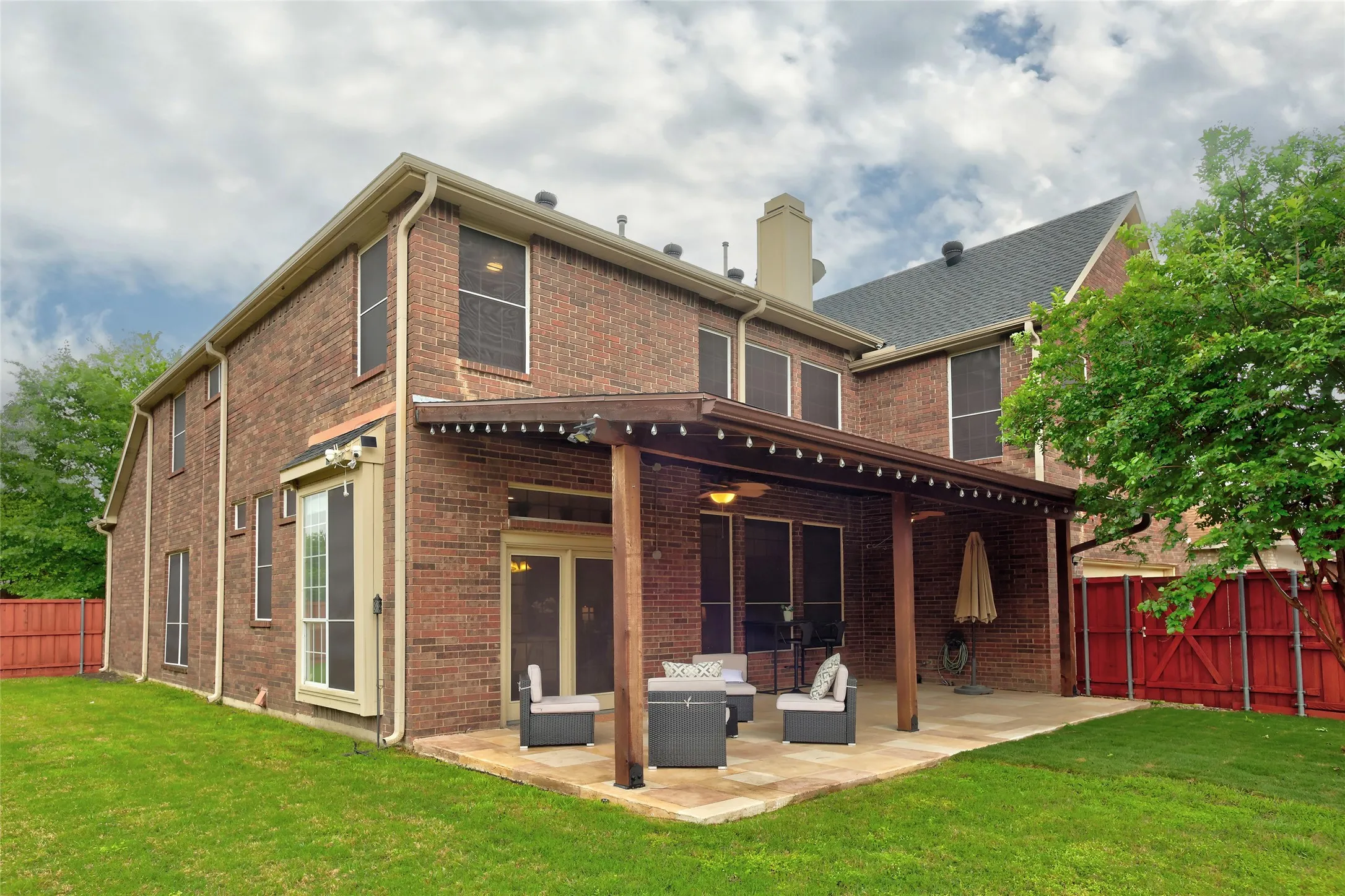 Single Family Residence For Rent in Collin County , 6009 Charleston Drive, Frisco, Texas 75035, 5 Bedroom, 4 Bathroom, 2 Garage spaces, 4,030 Sqft, built in 1993, mls#21314588, Real Estate Agent in Frisco, Homes For Rent in Collin county, Homes For Rent in Frisco, Realtor in Frisco Texas, Real Estate Brokerage Independent Realty Texas, Luminita Cordes Realtor