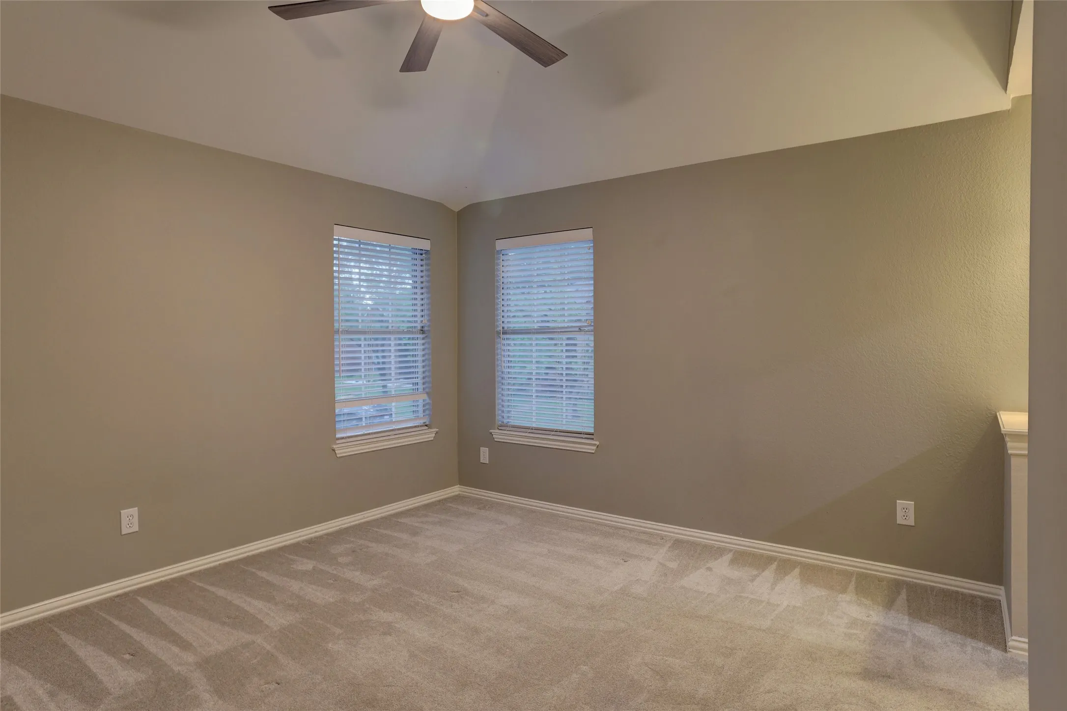Single Family Residence For Rent in Collin County , 6009 Charleston Drive, Frisco, Texas 75035, 5 Bedroom, 4 Bathroom, 2 Garage spaces, 4,030 Sqft, built in 1993, mls#21314588, Real Estate Agent in Frisco, Homes For Rent in Collin county, Homes For Rent in Frisco, Realtor in Frisco Texas, Real Estate Brokerage Independent Realty Texas, Luminita Cordes Realtor
