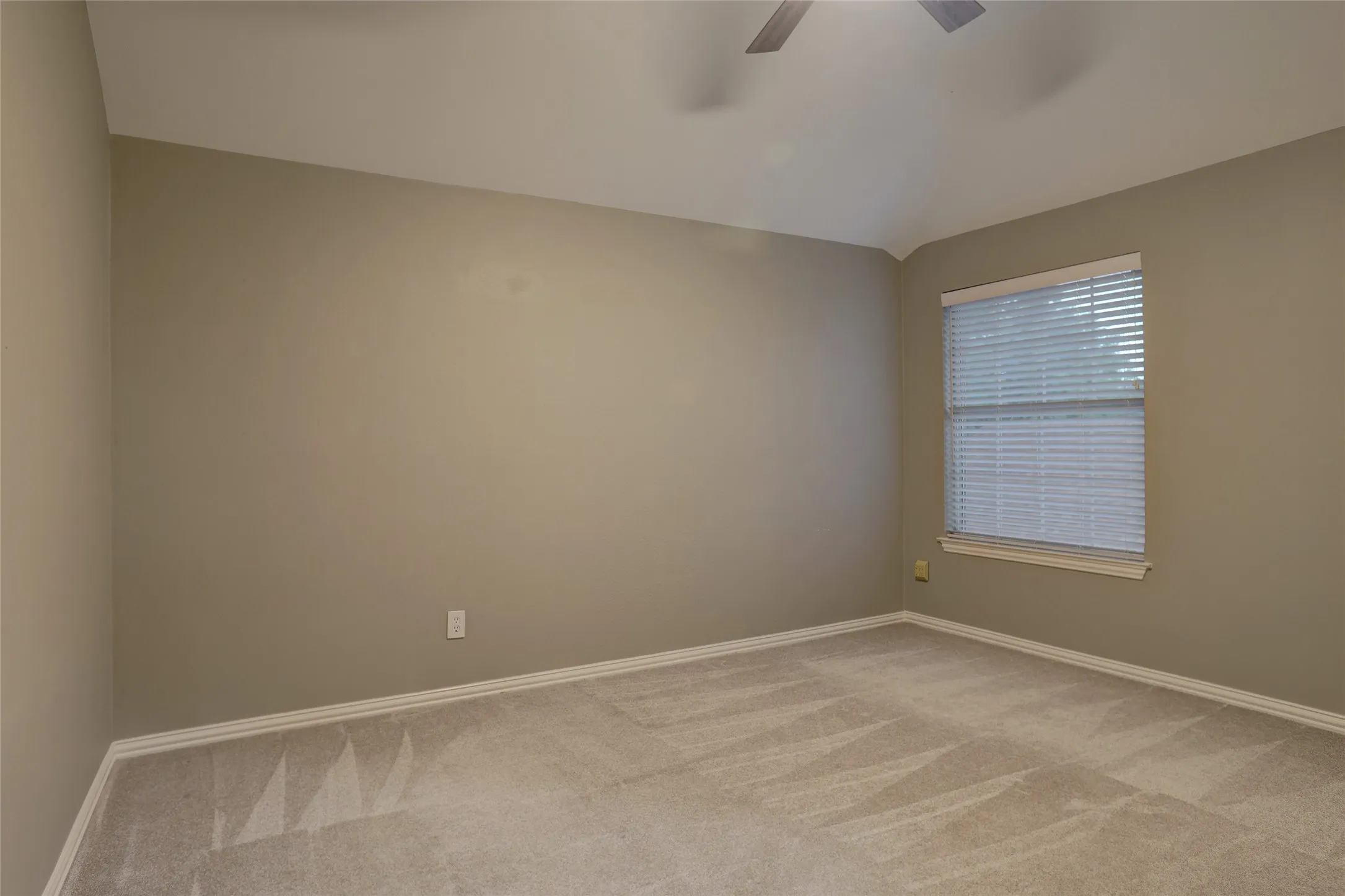 Single Family Residence For Rent in Collin County , 6009 Charleston Drive, Frisco, Texas 75035, 5 Bedroom, 4 Bathroom, 2 Garage spaces, 4,030 Sqft, built in 1993, mls#21314588, Real Estate Agent in Frisco, Homes For Rent in Collin county, Homes For Rent in Frisco, Realtor in Frisco Texas, Real Estate Brokerage Independent Realty Texas, Luminita Cordes Realtor