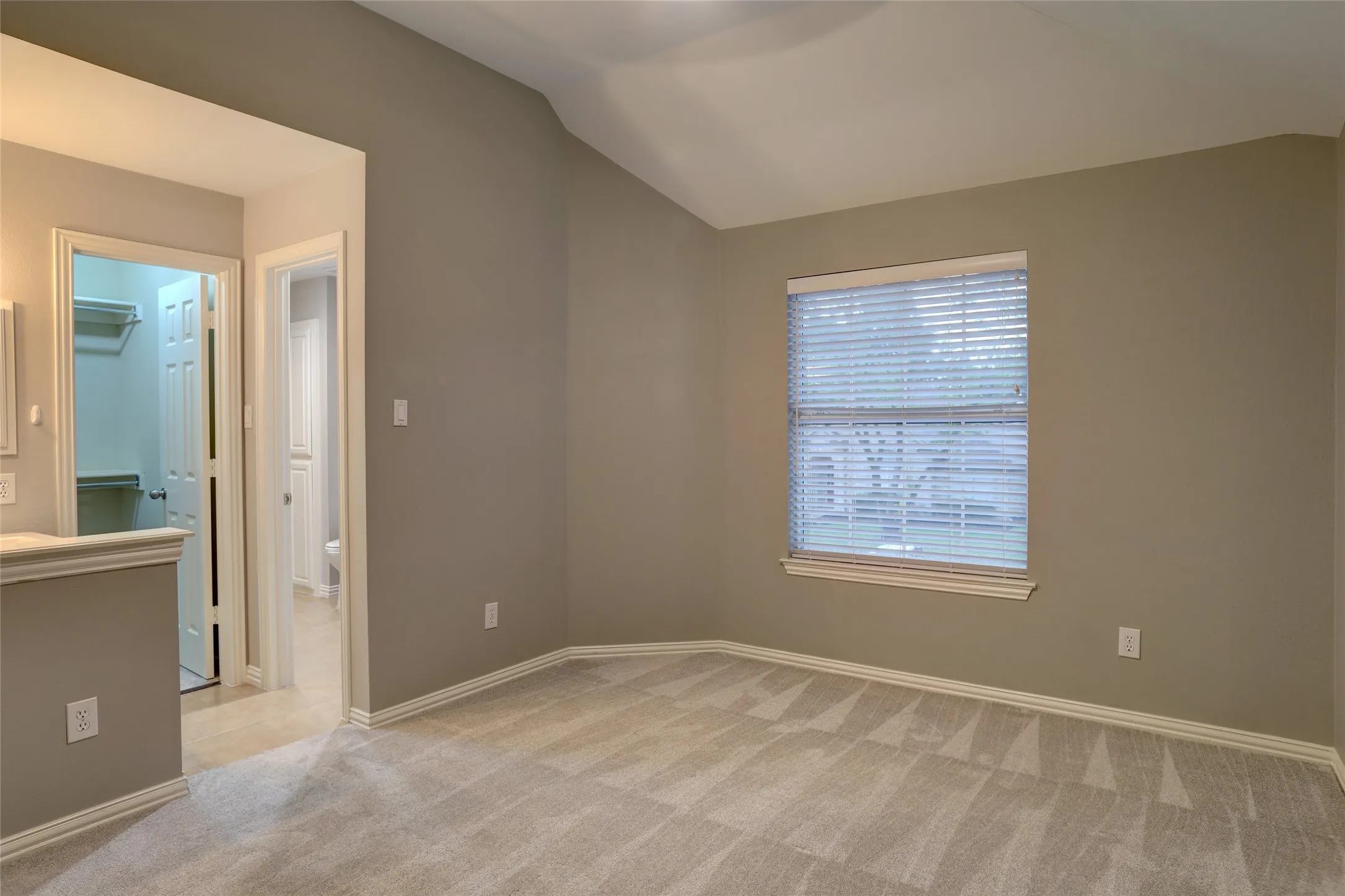 Single Family Residence For Rent in Collin County , 6009 Charleston Drive, Frisco, Texas 75035, 5 Bedroom, 4 Bathroom, 2 Garage spaces, 4,030 Sqft, built in 1993, mls#21314588, Real Estate Agent in Frisco, Homes For Rent in Collin county, Homes For Rent in Frisco, Realtor in Frisco Texas, Real Estate Brokerage Independent Realty Texas, Luminita Cordes Realtor
