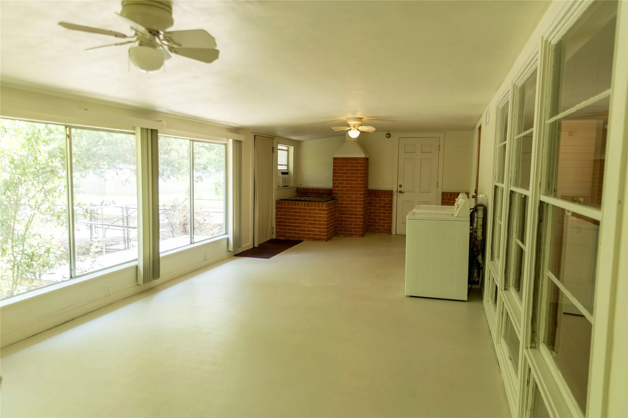 Single Family Residence For Sale in Mc Lennan County , 3228 Colcord Avenue, Waco, Texas 76707, 2 Bedrooms, 2 Bathrooms, 2 Garage spaces, 2,412 Sqft, built in 1950, Price $375,000, mls#21312597, Real Estate Agent in Waco, Homes For Sale in Mc Lennan county, Homes For Sale in Waco, Realtor in Waco Texas, Real Estate Brokerage Independent Realty Texas, Luminita Cordes Realtor