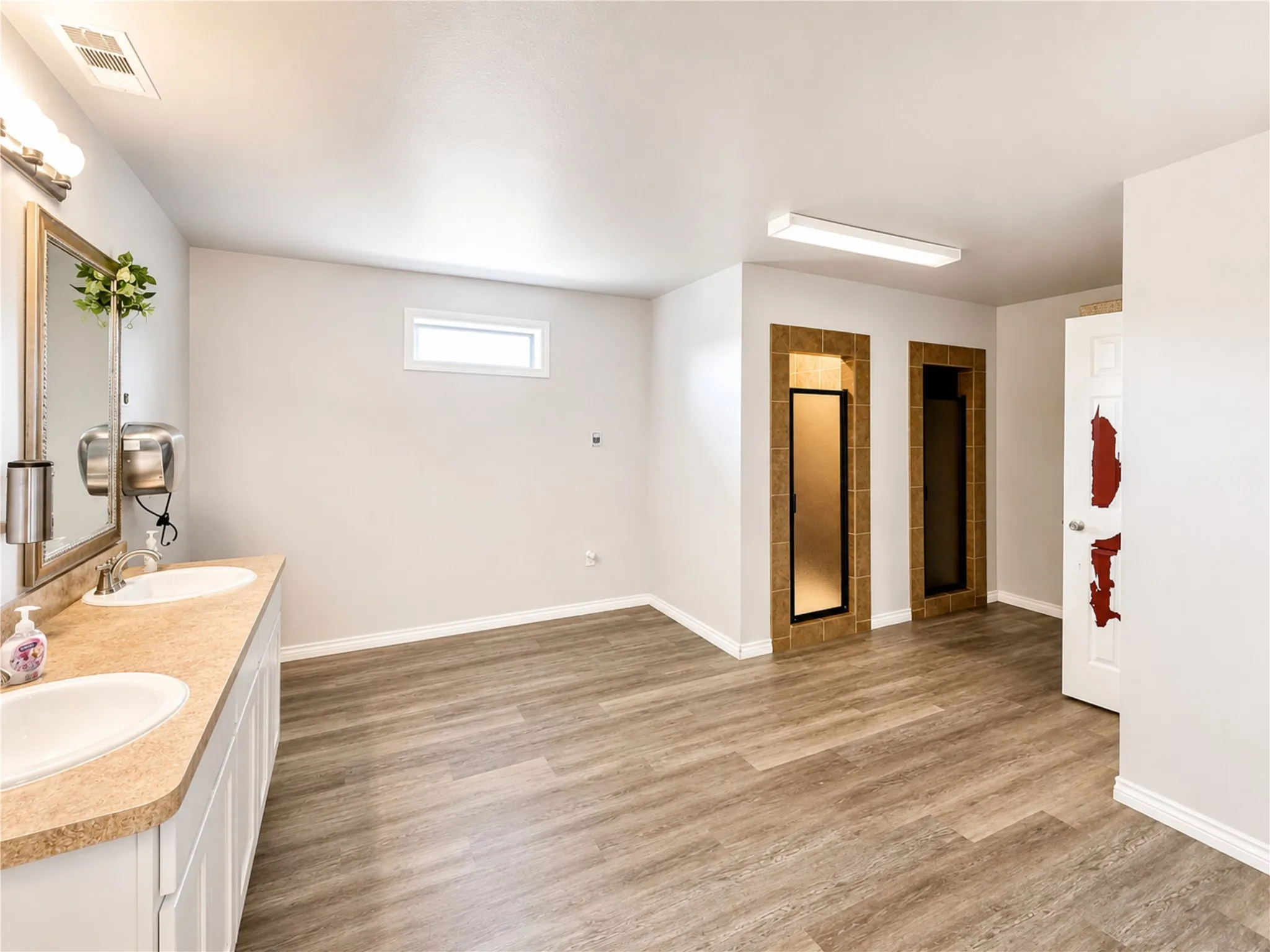 Warehouse For Rent in Hunt County , 2275 Highway 380, Greenville, Texas 75401, 0, 0, Garage spaces, 0 Sqft, built in 2012, mls#21314592, Real Estate Agent in Greenville, Homes For Rent in Hunt county, Homes For Rent in Greenville, Realtor in Greenville Texas, Real Estate Brokerage Independent Realty Texas, Luminita Cordes Realtor