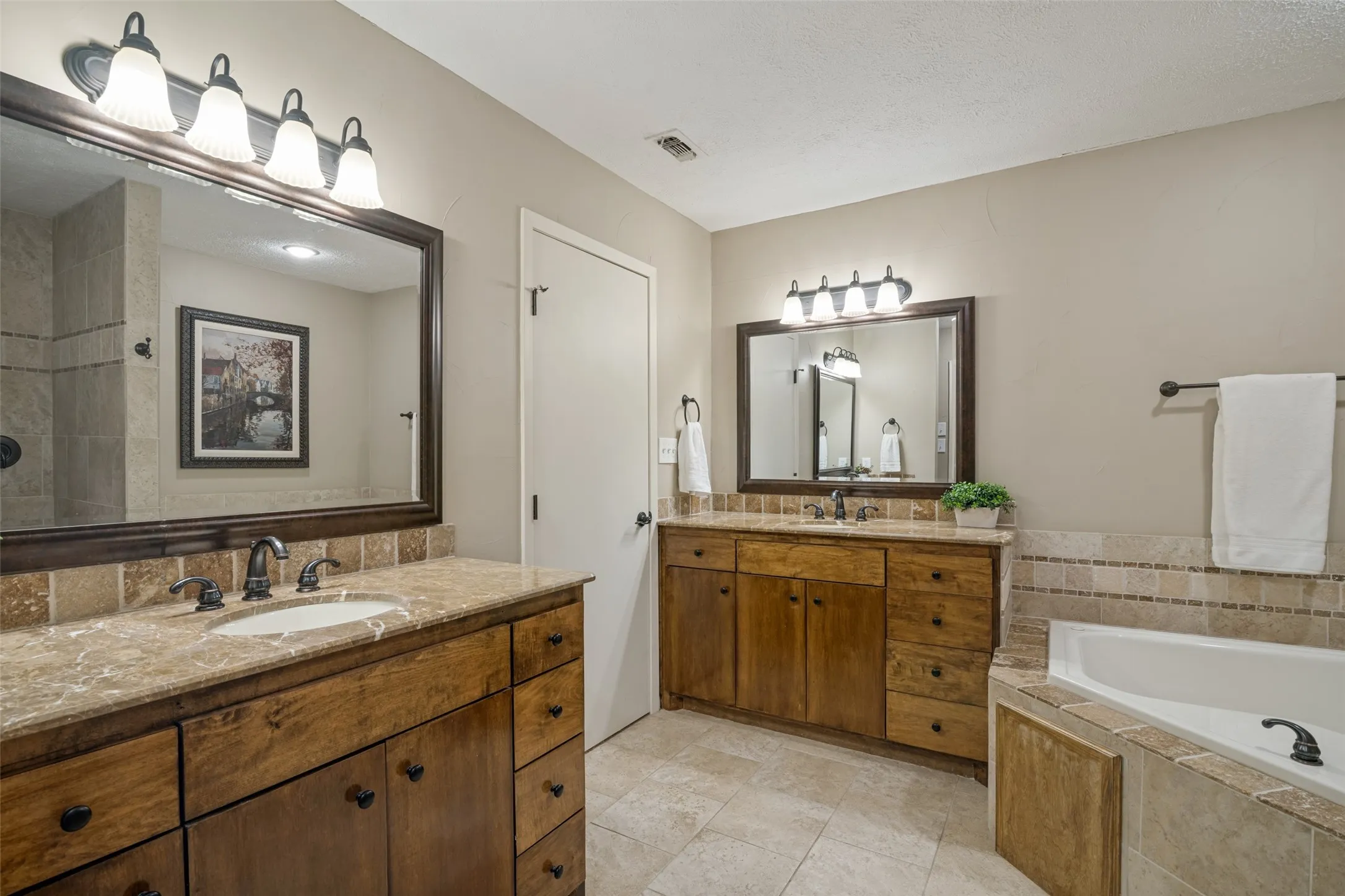 Single Family Residence For Sale in Dallas County , 5802 Pecan Grove Drive, Sachse, Texas 75048, 4 Bedroom, 3 Bathroom, 2 Garage spaces, 2,725 Sqft, built in 1978, mls#21313404, Real Estate Agent in Sachse, Homes For Sale in Dallas county, Homes For Sale in Sachse, Realtor in Sachse Texas, Real Estate Brokerage Independent Realty Texas, Luminita Cordes Realtor