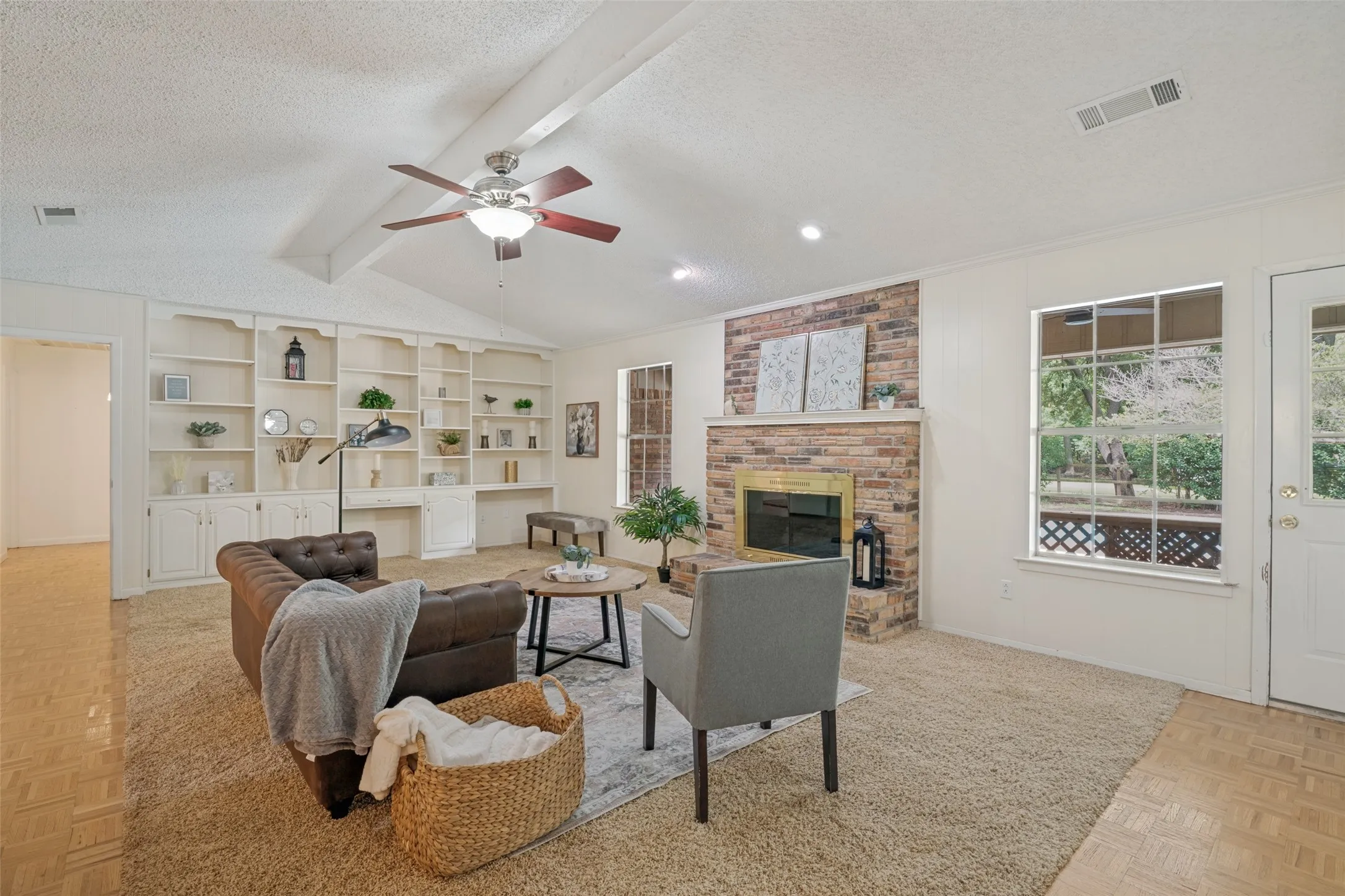 Single Family Residence For Sale in Dallas County , 5802 Pecan Grove Drive, Sachse, Texas 75048, 4 Bedroom, 3 Bathroom, 2 Garage spaces, 2,725 Sqft, built in 1978, mls#21313404, Real Estate Agent in Sachse, Homes For Sale in Dallas county, Homes For Sale in Sachse, Realtor in Sachse Texas, Real Estate Brokerage Independent Realty Texas, Luminita Cordes Realtor