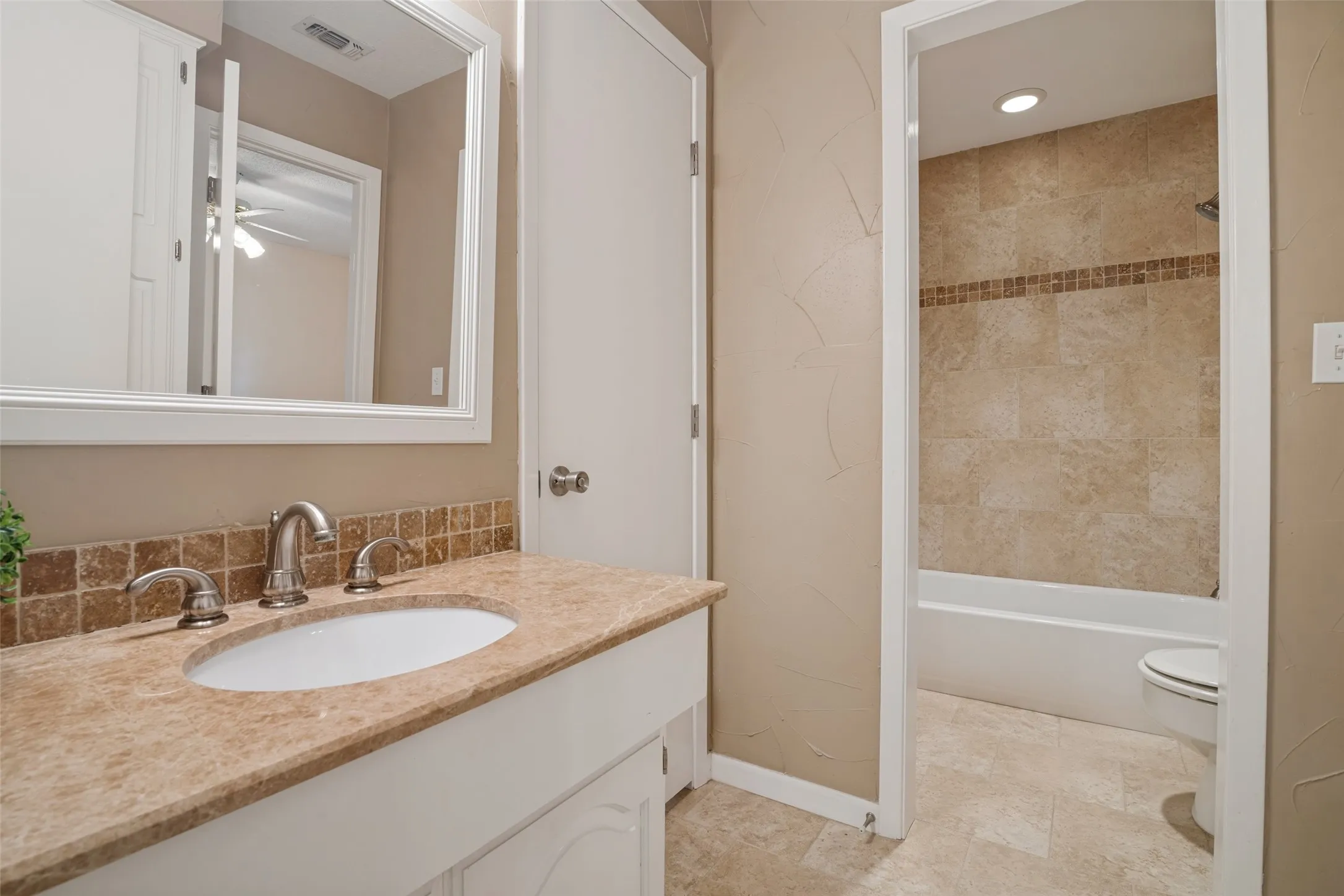 Single Family Residence For Sale in Dallas County , 5802 Pecan Grove Drive, Sachse, Texas 75048, 4 Bedroom, 3 Bathroom, 2 Garage spaces, 2,725 Sqft, built in 1978, mls#21313404, Real Estate Agent in Sachse, Homes For Sale in Dallas county, Homes For Sale in Sachse, Realtor in Sachse Texas, Real Estate Brokerage Independent Realty Texas, Luminita Cordes Realtor