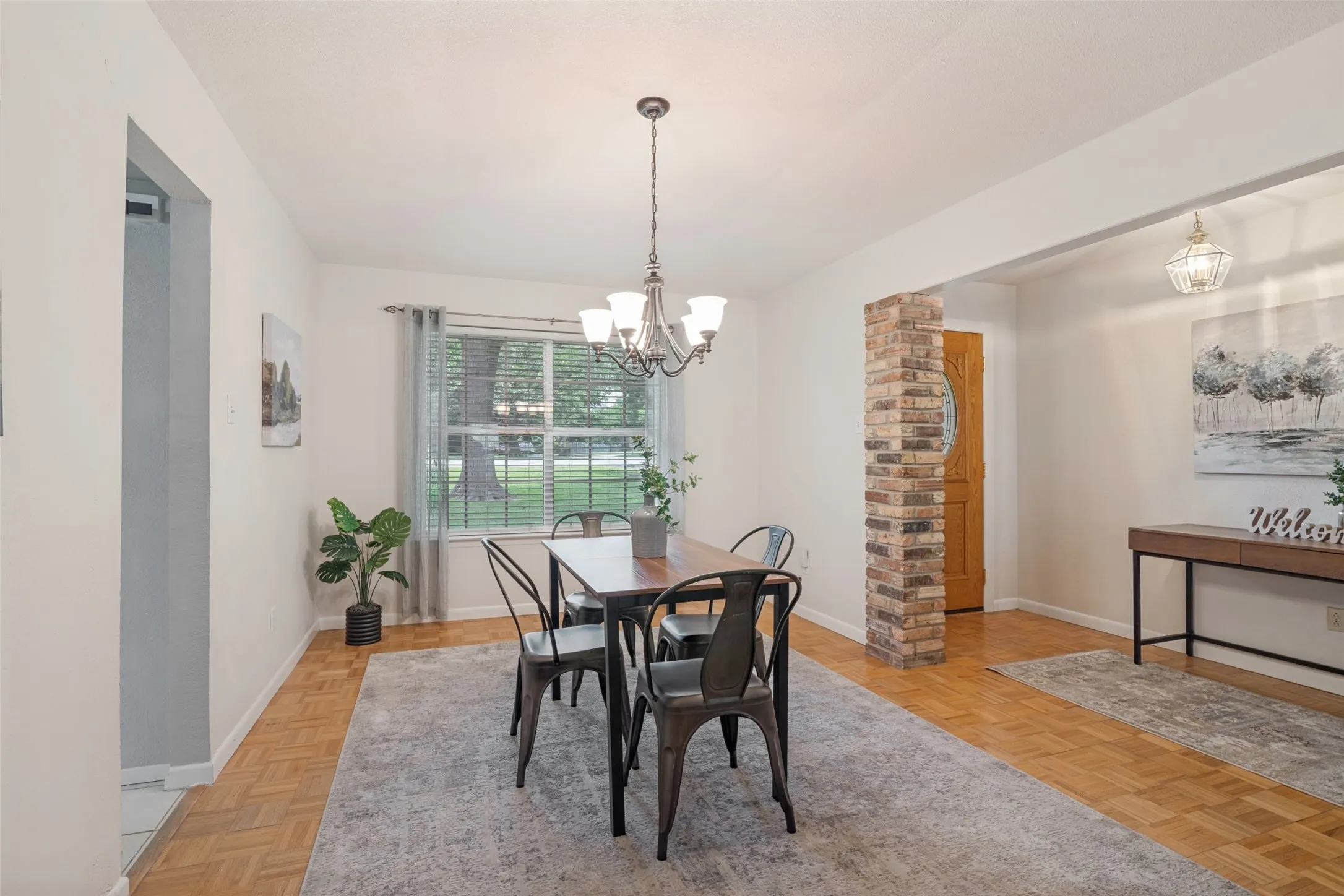 Single Family Residence For Sale in Dallas County , 5802 Pecan Grove Drive, Sachse, Texas 75048, 4 Bedroom, 3 Bathroom, 2 Garage spaces, 2,725 Sqft, built in 1978, mls#21313404, Real Estate Agent in Sachse, Homes For Sale in Dallas county, Homes For Sale in Sachse, Realtor in Sachse Texas, Real Estate Brokerage Independent Realty Texas, Luminita Cordes Realtor