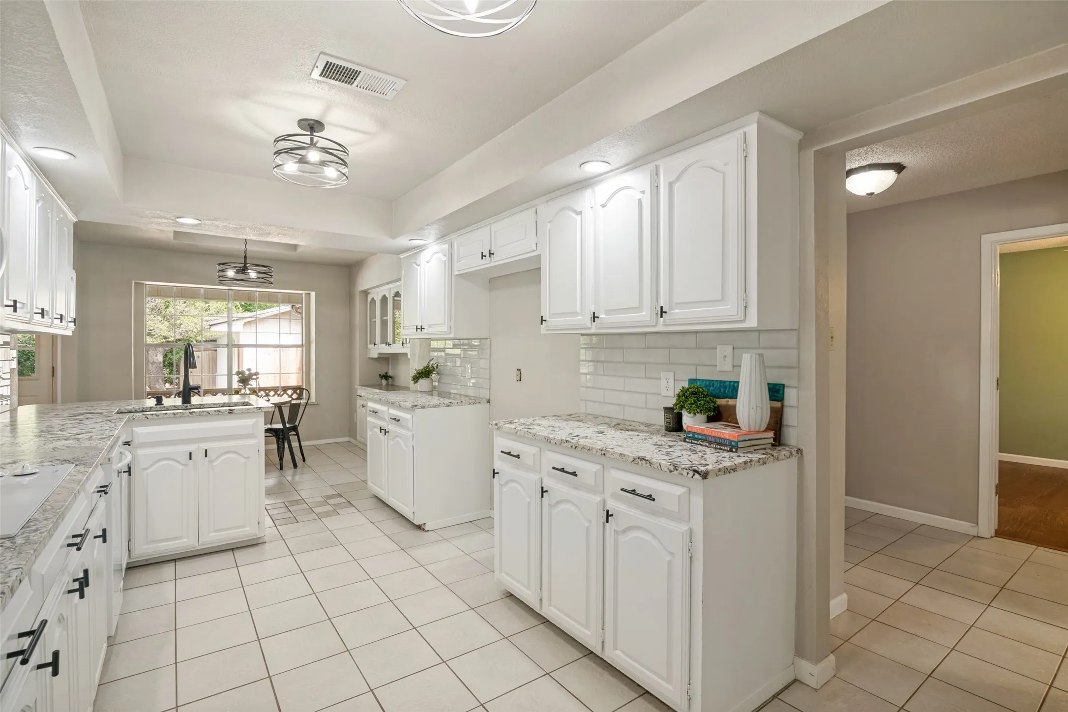 Single Family Residence For Sale in Dallas County , 5802 Pecan Grove Drive, Sachse, Texas 75048, 4 Bedroom, 3 Bathroom, 2 Garage spaces, 2,725 Sqft, built in 1978, mls#21313404, Real Estate Agent in Sachse, Homes For Sale in Dallas county, Homes For Sale in Sachse, Realtor in Sachse Texas, Real Estate Brokerage Independent Realty Texas, Luminita Cordes Realtor