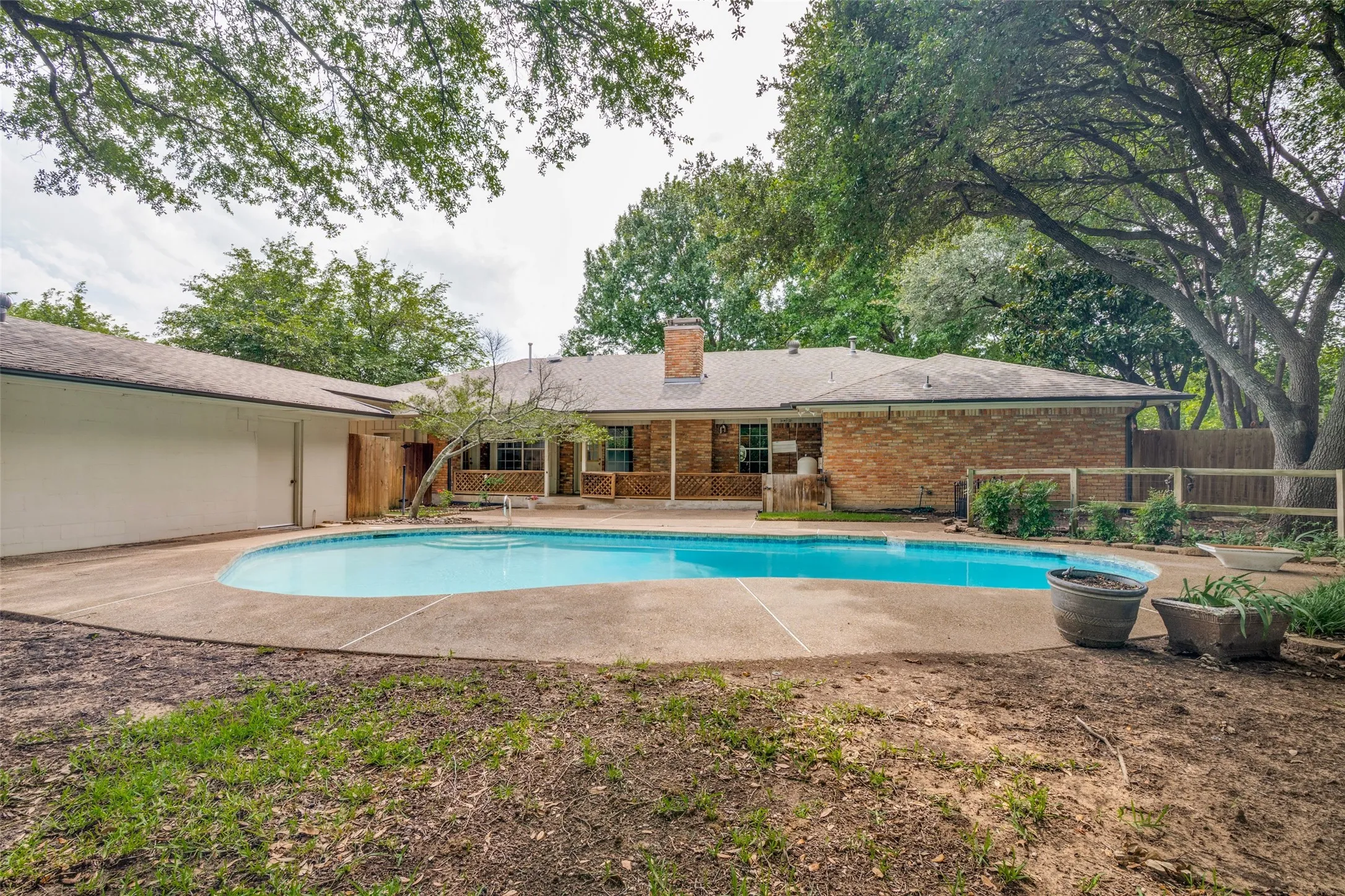 Single Family Residence For Sale in Dallas County , 5802 Pecan Grove Drive, Sachse, Texas 75048, 4 Bedroom, 3 Bathroom, 2 Garage spaces, 2,725 Sqft, built in 1978, mls#21313404, Real Estate Agent in Sachse, Homes For Sale in Dallas county, Homes For Sale in Sachse, Realtor in Sachse Texas, Real Estate Brokerage Independent Realty Texas, Luminita Cordes Realtor