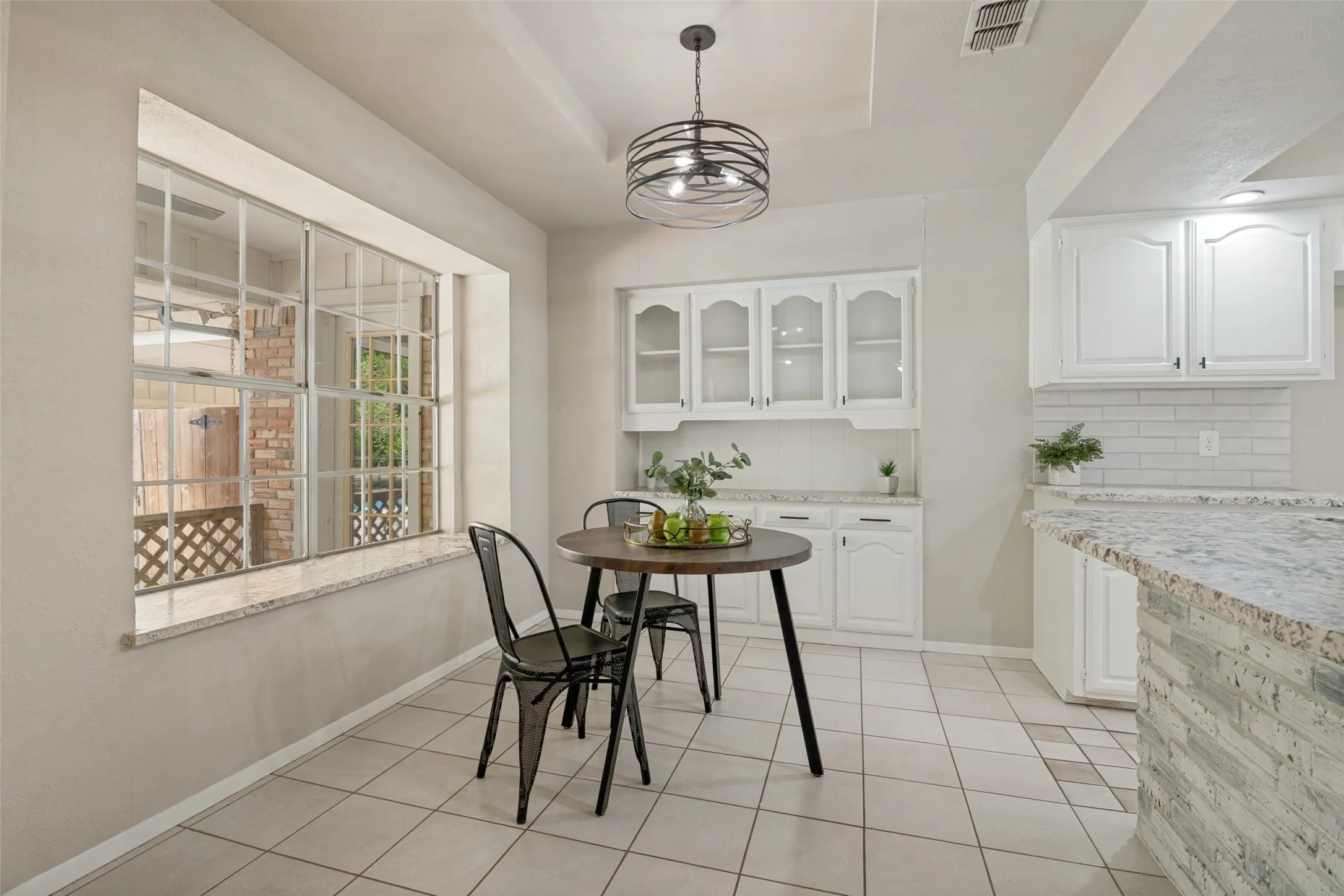 Single Family Residence For Sale in Dallas County , 5802 Pecan Grove Drive, Sachse, Texas 75048, 4 Bedroom, 3 Bathroom, 2 Garage spaces, 2,725 Sqft, built in 1978, mls#21313404, Real Estate Agent in Sachse, Homes For Sale in Dallas county, Homes For Sale in Sachse, Realtor in Sachse Texas, Real Estate Brokerage Independent Realty Texas, Luminita Cordes Realtor