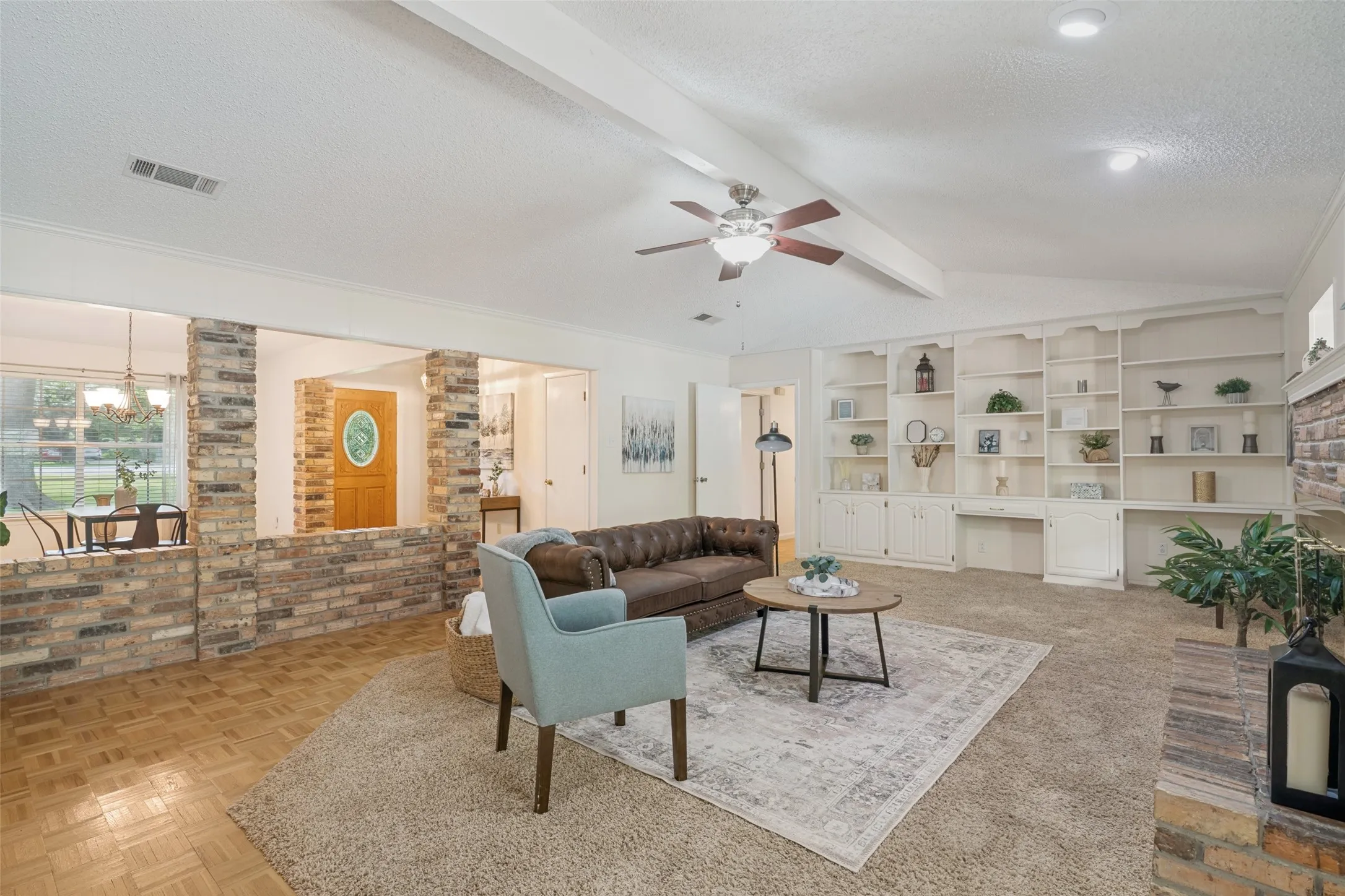 Single Family Residence For Sale in Dallas County , 5802 Pecan Grove Drive, Sachse, Texas 75048, 4 Bedroom, 3 Bathroom, 2 Garage spaces, 2,725 Sqft, built in 1978, mls#21313404, Real Estate Agent in Sachse, Homes For Sale in Dallas county, Homes For Sale in Sachse, Realtor in Sachse Texas, Real Estate Brokerage Independent Realty Texas, Luminita Cordes Realtor