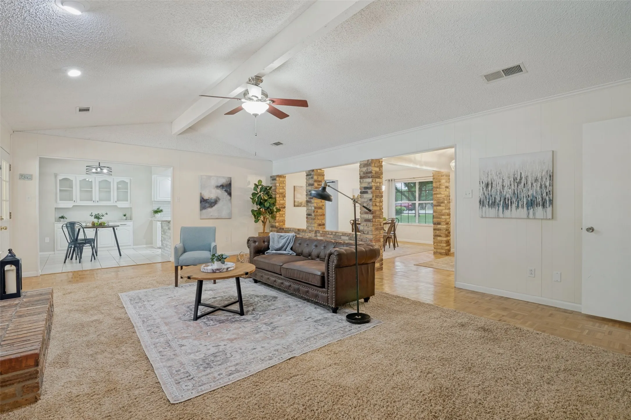 Single Family Residence For Sale in Dallas County , 5802 Pecan Grove Drive, Sachse, Texas 75048, 4 Bedroom, 3 Bathroom, 2 Garage spaces, 2,725 Sqft, built in 1978, mls#21313404, Real Estate Agent in Sachse, Homes For Sale in Dallas county, Homes For Sale in Sachse, Realtor in Sachse Texas, Real Estate Brokerage Independent Realty Texas, Luminita Cordes Realtor