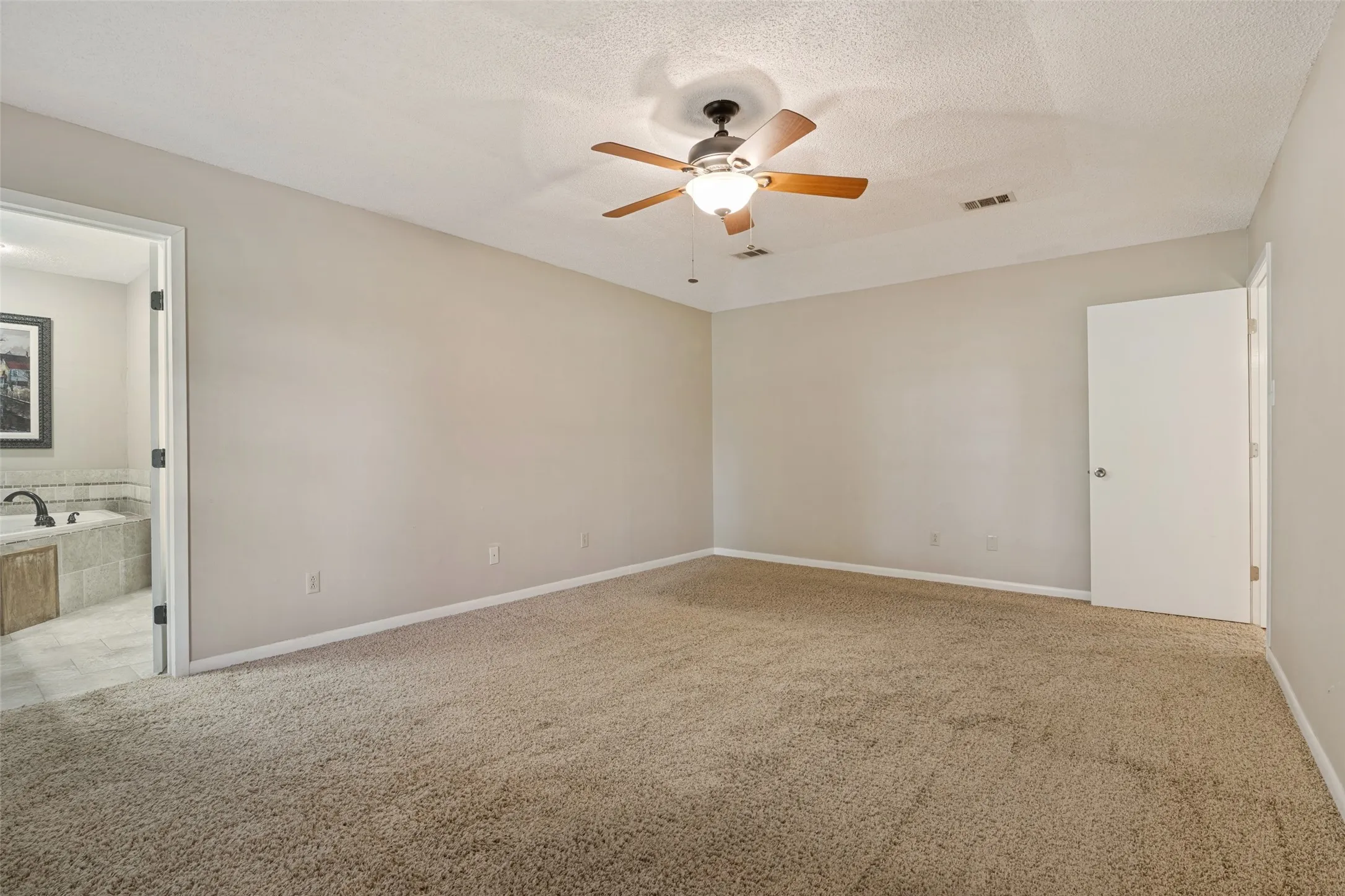 Single Family Residence For Sale in Dallas County , 5802 Pecan Grove Drive, Sachse, Texas 75048, 4 Bedroom, 3 Bathroom, 2 Garage spaces, 2,725 Sqft, built in 1978, mls#21313404, Real Estate Agent in Sachse, Homes For Sale in Dallas county, Homes For Sale in Sachse, Realtor in Sachse Texas, Real Estate Brokerage Independent Realty Texas, Luminita Cordes Realtor
