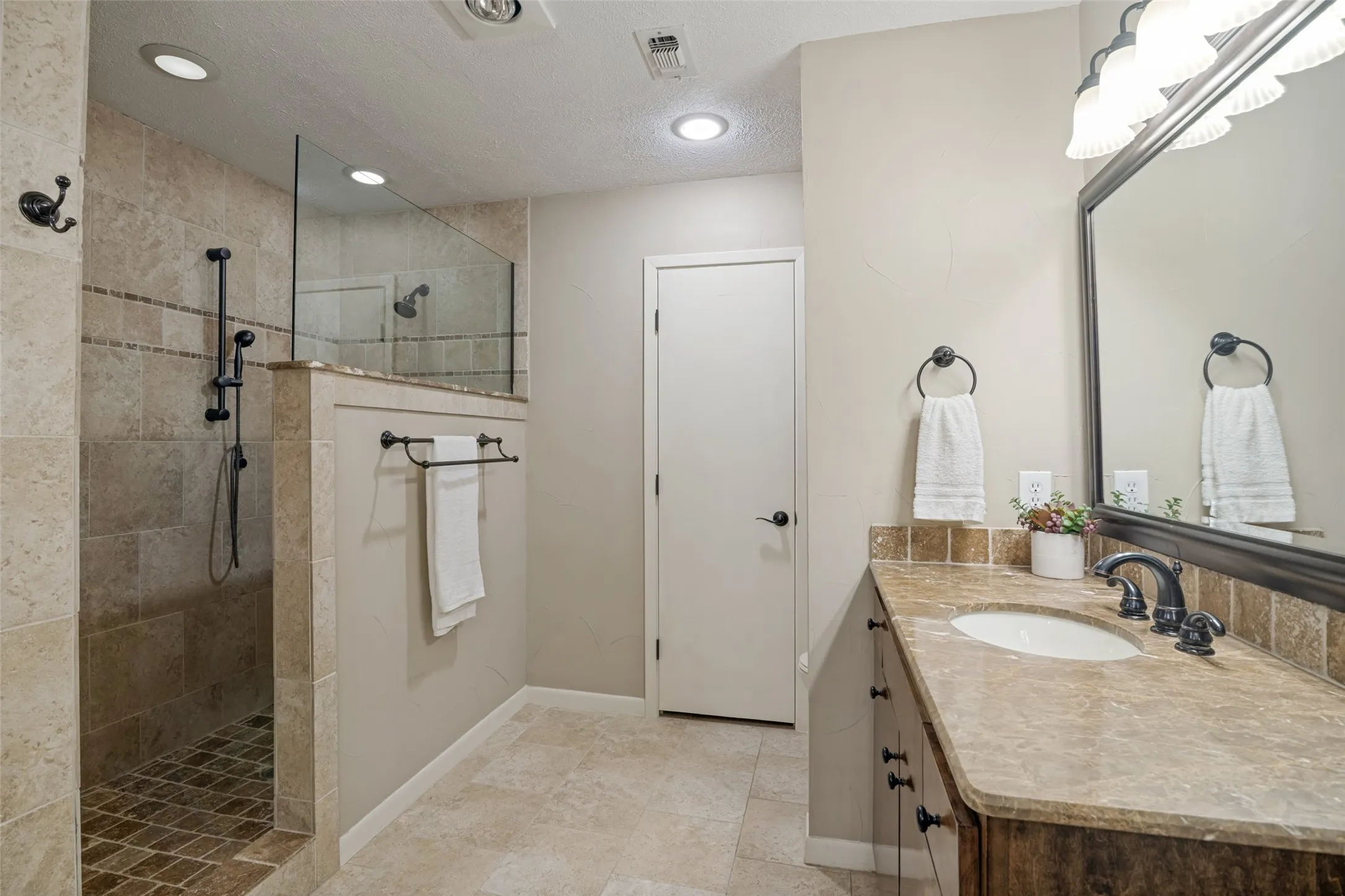 Single Family Residence For Sale in Dallas County , 5802 Pecan Grove Drive, Sachse, Texas 75048, 4 Bedroom, 3 Bathroom, 2 Garage spaces, 2,725 Sqft, built in 1978, mls#21313404, Real Estate Agent in Sachse, Homes For Sale in Dallas county, Homes For Sale in Sachse, Realtor in Sachse Texas, Real Estate Brokerage Independent Realty Texas, Luminita Cordes Realtor