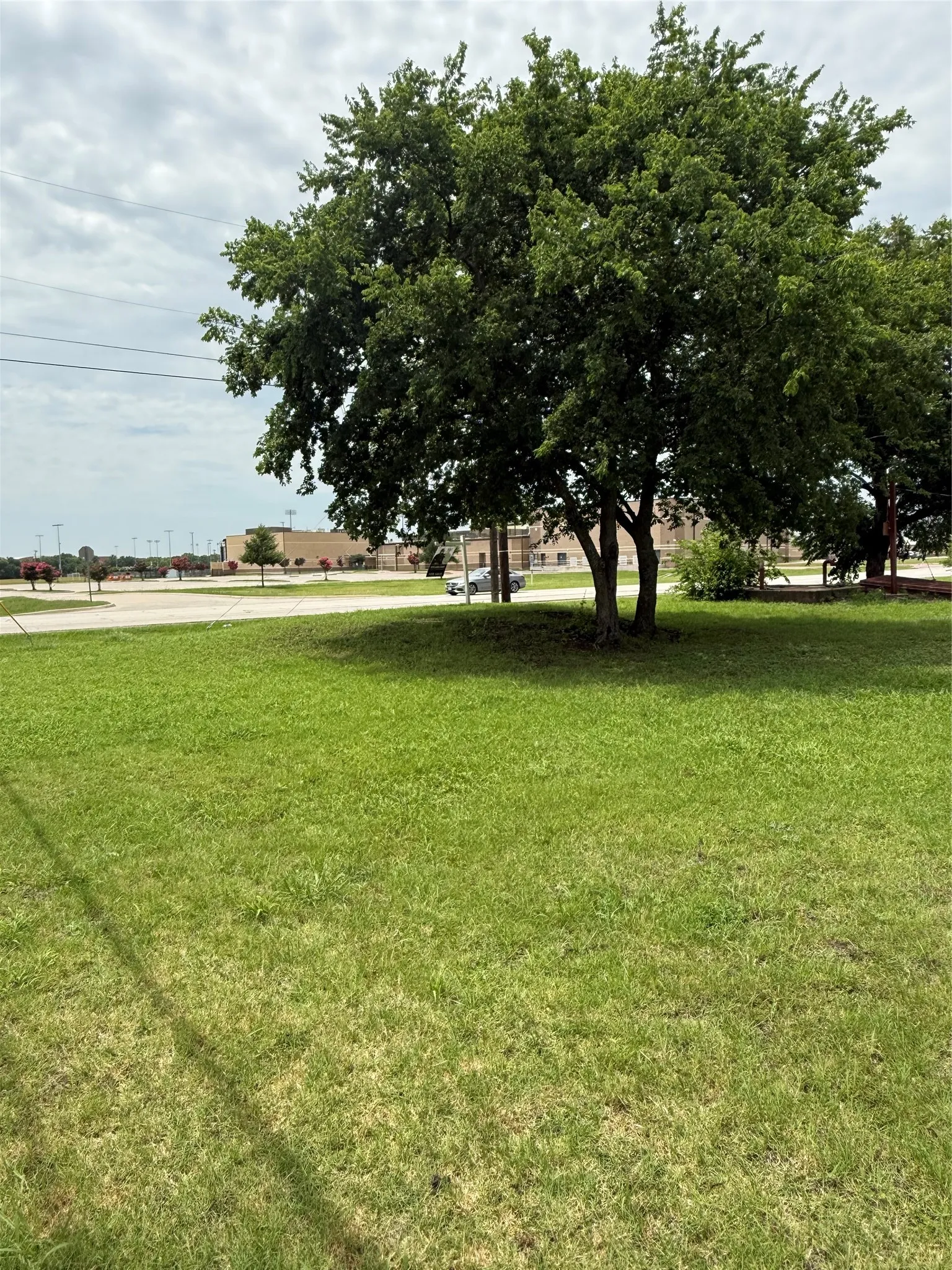 Single Family Residence For Sale in Collin County , 1206 N Powell Parkway, Anna, Texas 75409, 2 Bedrooms, 4 Bathrooms, 2 Garage spaces, 1,281 Sqft, built in 1966, Price $215,000, mls#21314566, Real Estate Agent in Anna, Homes For Sale in Collin county, Homes For Sale in Anna, Realtor in Anna Texas, Real Estate Brokerage Independent Realty Texas, Luminita Cordes Realtor