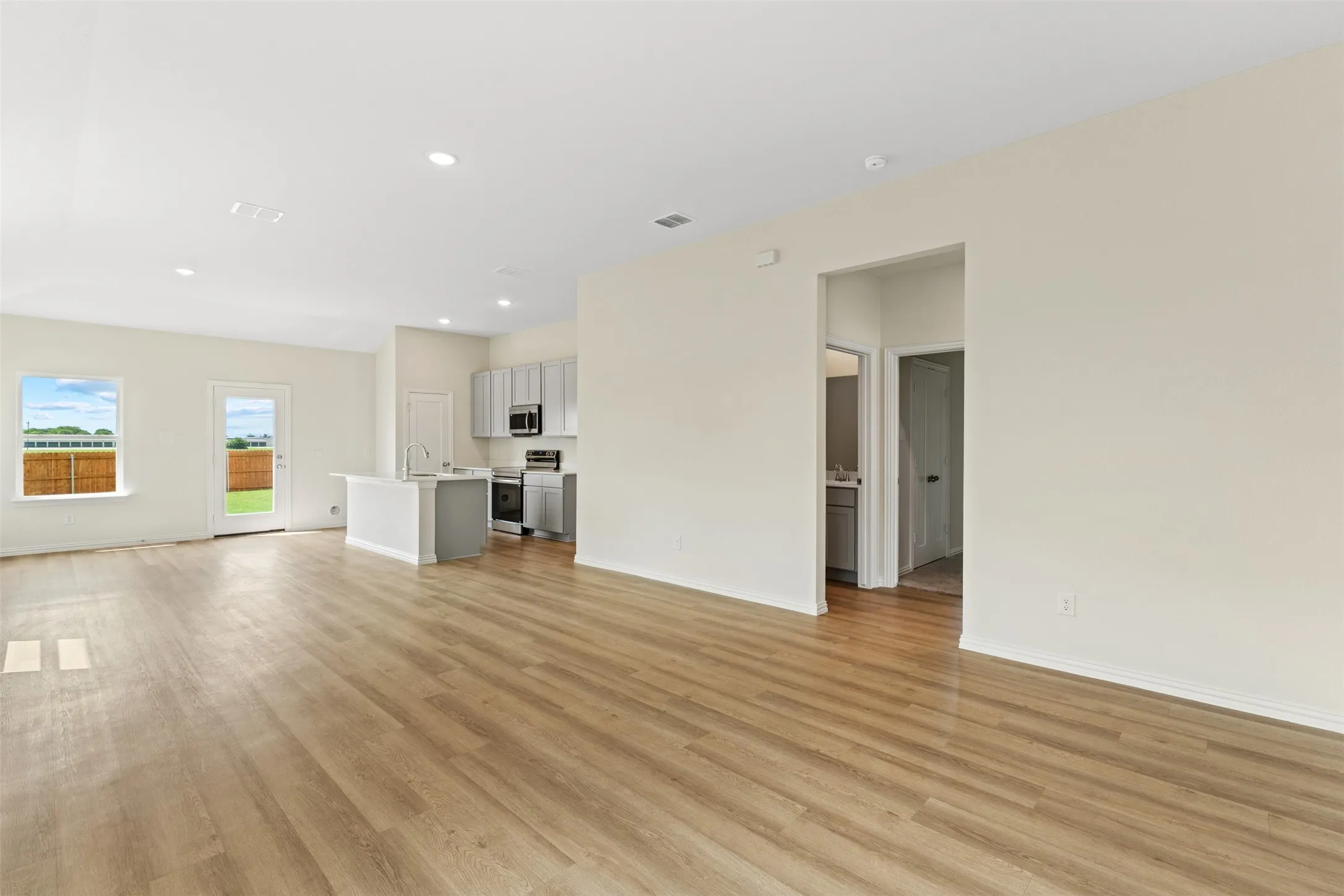 Single Family Residence For Sale in Mc Lennan County , 11108 Undae Court, Waco, Texas 76655, 3 Bedroom, 2 Bathroom, 2 Garage spaces, 1,414 Sqft, built in 2026, mls#21314602, Real Estate Agent in Waco, Homes For Sale in Mc Lennan county, Homes For Sale in Waco, Realtor in Waco Texas, Real Estate Brokerage Independent Realty Texas, Luminita Cordes Realtor