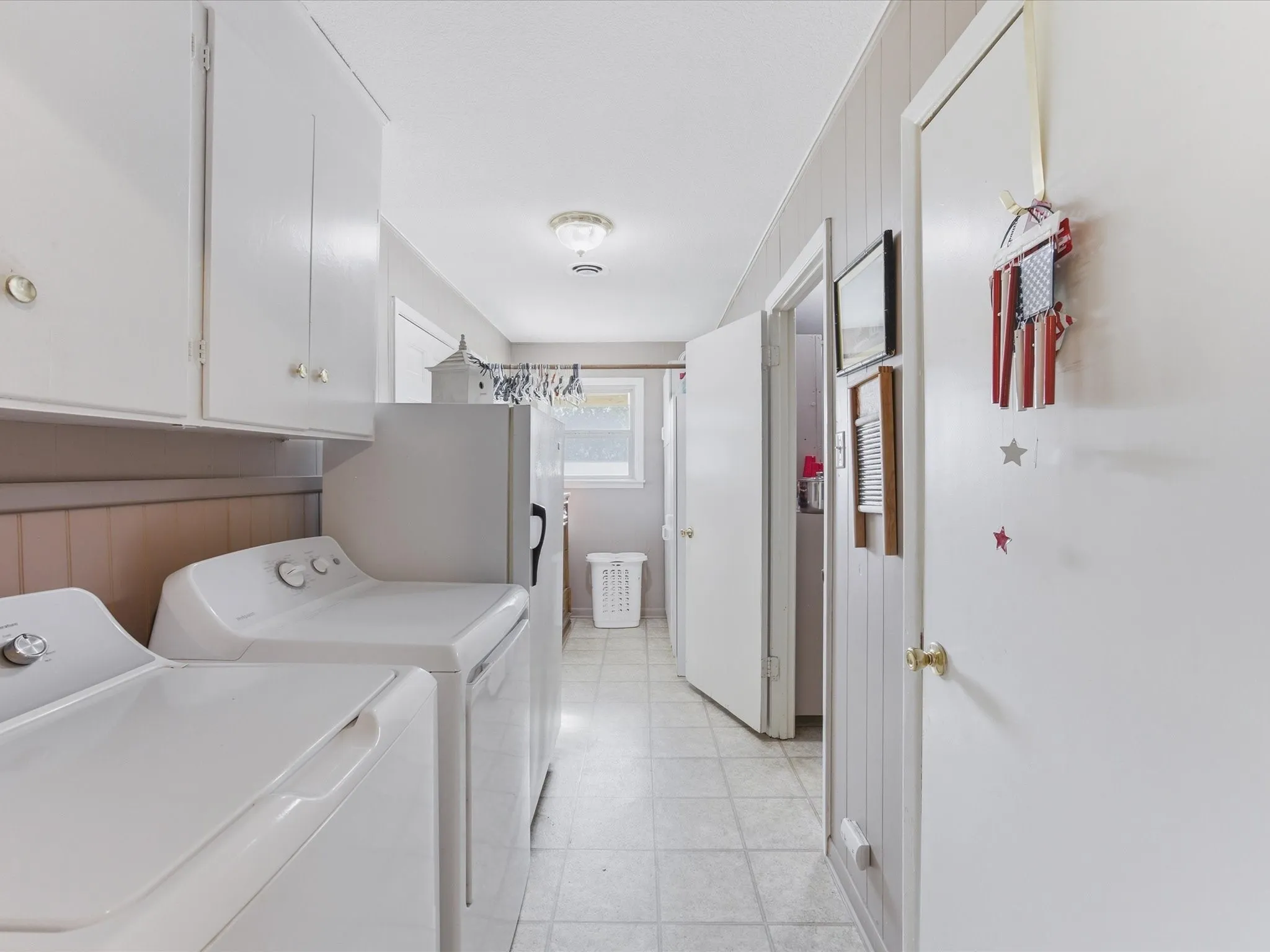 Single Family Residence For Sale in Ellis County , 301 Ovilla Road, Waxahachie, Texas 75167, 3 Bedroom, 2 Bathroom, Garage spaces, 2,536 Sqft, built in 1960, mls#21314545, Real Estate Agent in Waxahachie, Homes For Sale in Ellis county, Homes For Sale in Waxahachie, Realtor in Waxahachie Texas, Real Estate Brokerage Independent Realty Texas, Luminita Cordes Realtor