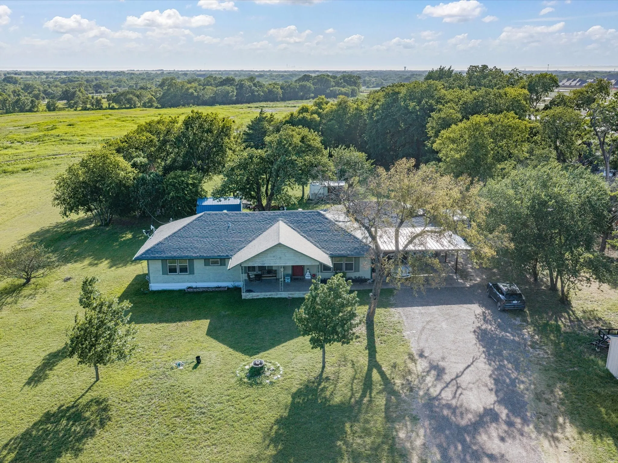 Single Family Residence For Sale in Ellis County , 301 Ovilla Road, Waxahachie, Texas 75167, 3 Bedroom, 2 Bathroom, Garage spaces, 2,536 Sqft, built in 1960, mls#21314545, Real Estate Agent in Waxahachie, Homes For Sale in Ellis county, Homes For Sale in Waxahachie, Realtor in Waxahachie Texas, Real Estate Brokerage Independent Realty Texas, Luminita Cordes Realtor
