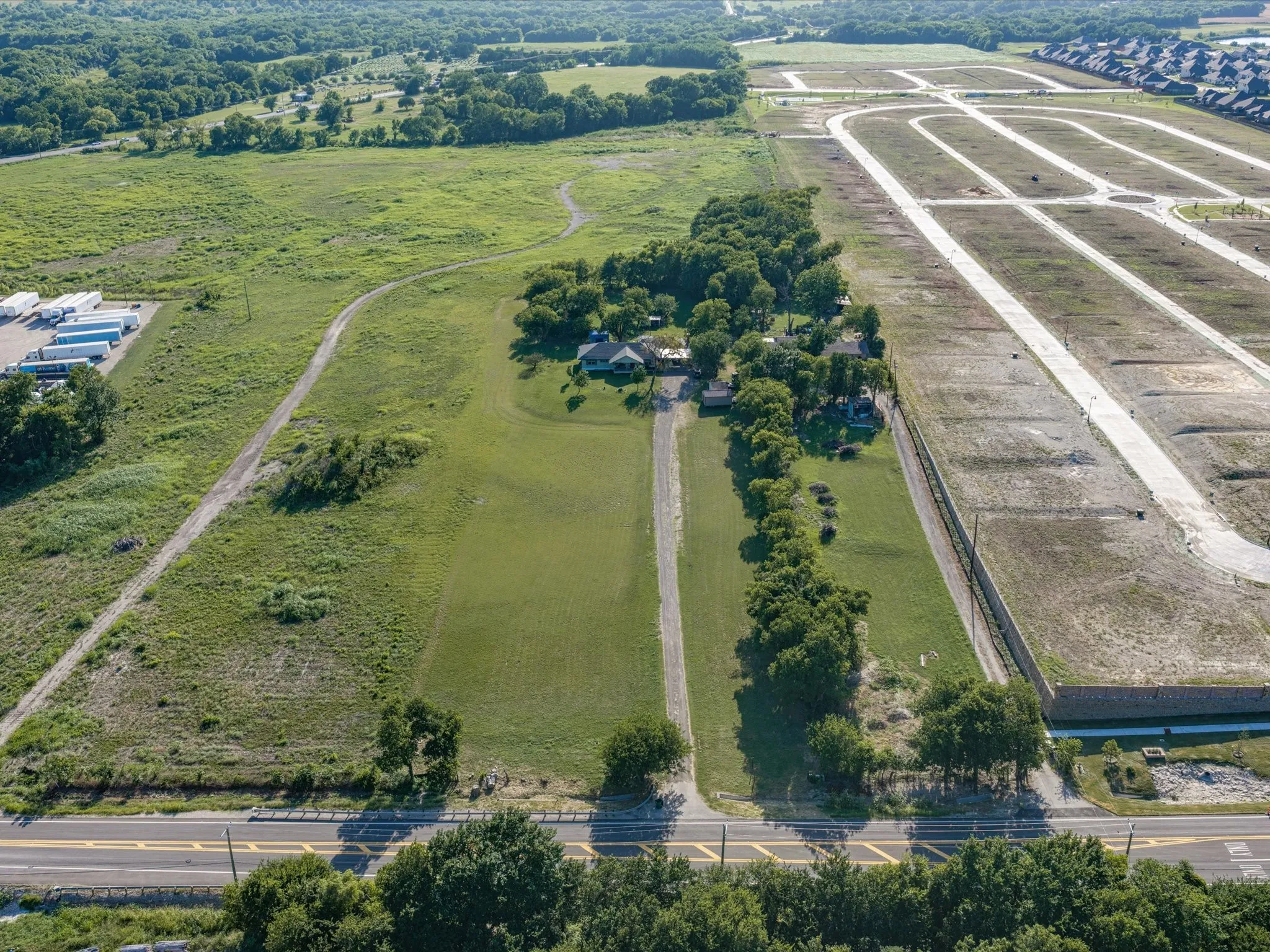 Single Family Residence For Sale in Ellis County , 301 Ovilla Road, Waxahachie, Texas 75167, 3 Bedroom, 2 Bathroom, Garage spaces, 2,536 Sqft, built in 1960, mls#21314545, Real Estate Agent in Waxahachie, Homes For Sale in Ellis county, Homes For Sale in Waxahachie, Realtor in Waxahachie Texas, Real Estate Brokerage Independent Realty Texas, Luminita Cordes Realtor