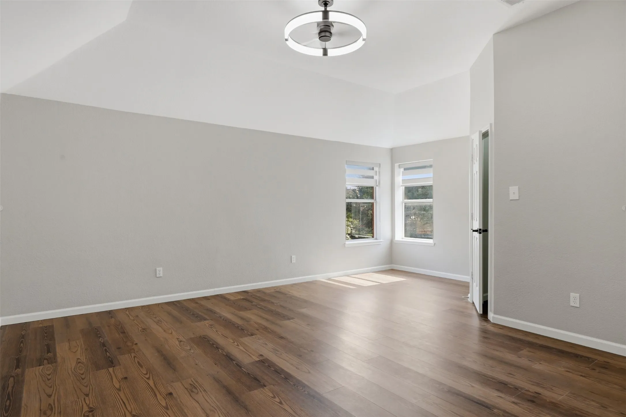 Single Family Residence For Sale in Denton County , 3601 Sandhurst Drive, Flower Mound, Texas 75022, 5 Bedroom, 4 Bathroom, 2 Garage spaces, 3,673 Sqft, built in 1995, mls#21313607, Real Estate Agent in Flower Mound, Homes For Sale in Denton county, Homes For Sale in Flower Mound, Realtor in Flower Mound Texas, Real Estate Brokerage Independent Realty Texas, Luminita Cordes Realtor