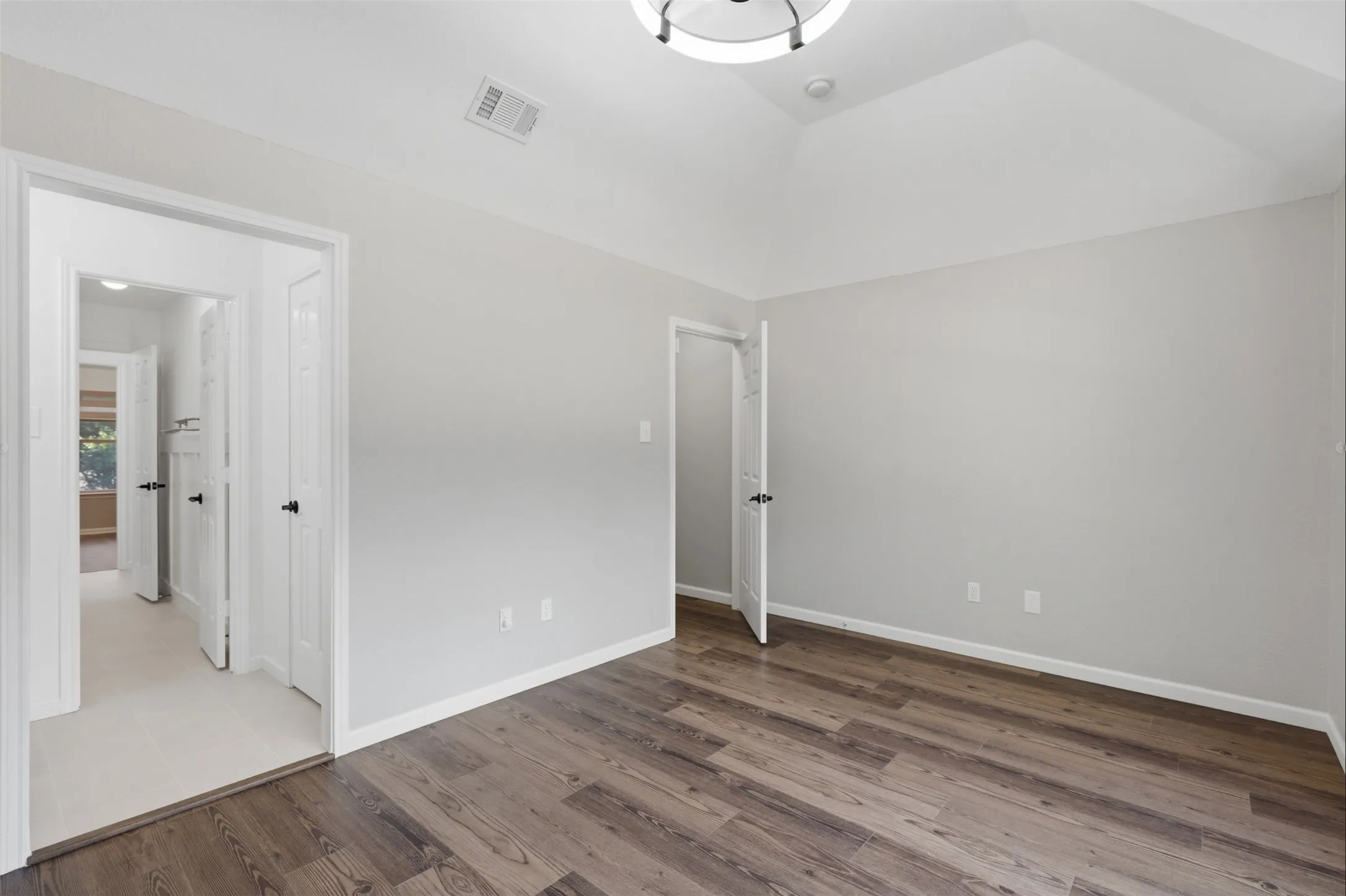 Single Family Residence For Sale in Denton County , 3601 Sandhurst Drive, Flower Mound, Texas 75022, 5 Bedroom, 4 Bathroom, 2 Garage spaces, 3,673 Sqft, built in 1995, mls#21313607, Real Estate Agent in Flower Mound, Homes For Sale in Denton county, Homes For Sale in Flower Mound, Realtor in Flower Mound Texas, Real Estate Brokerage Independent Realty Texas, Luminita Cordes Realtor