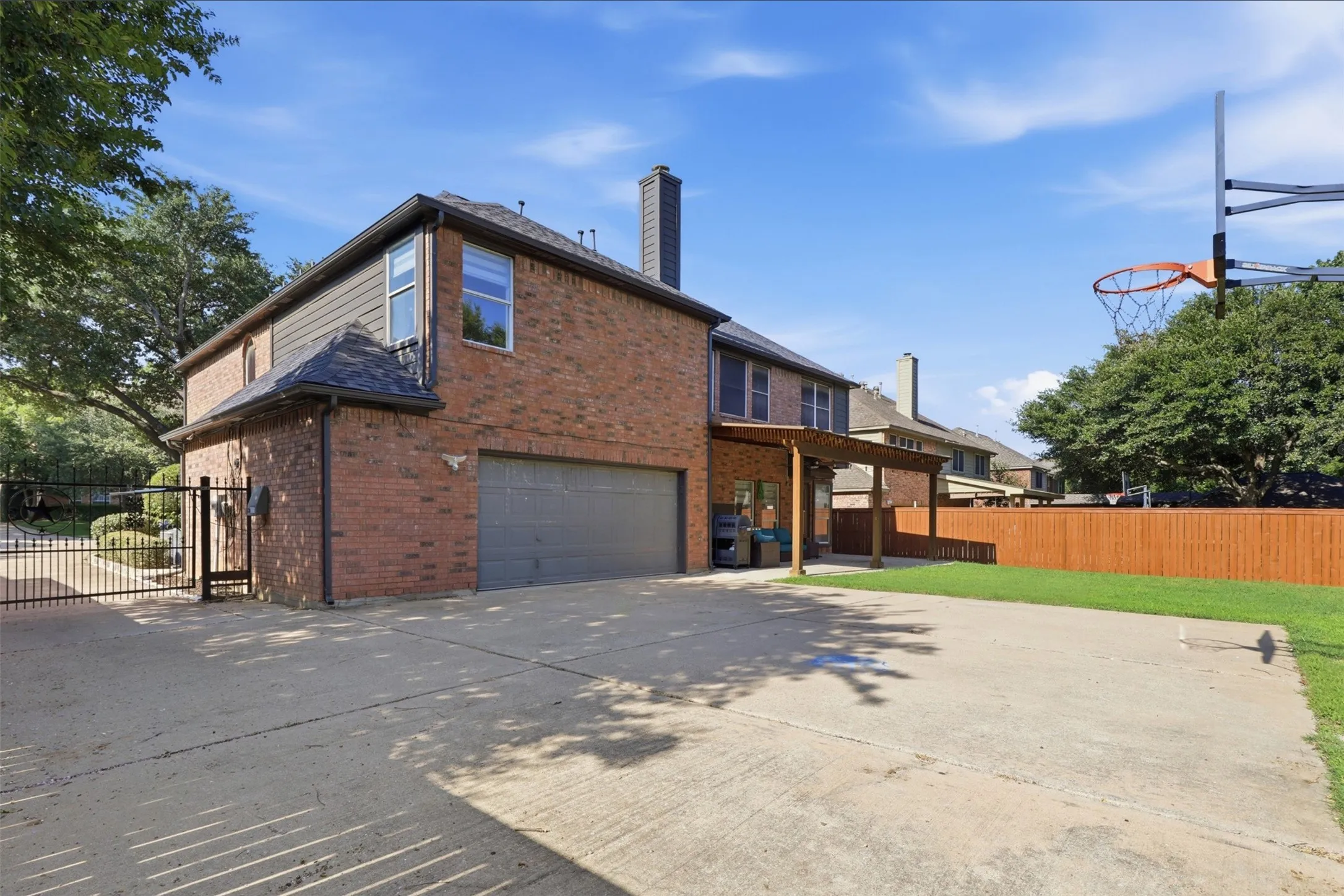 Single Family Residence For Sale in Denton County , 3601 Sandhurst Drive, Flower Mound, Texas 75022, 5 Bedroom, 4 Bathroom, 2 Garage spaces, 3,673 Sqft, built in 1995, mls#21313607, Real Estate Agent in Flower Mound, Homes For Sale in Denton county, Homes For Sale in Flower Mound, Realtor in Flower Mound Texas, Real Estate Brokerage Independent Realty Texas, Luminita Cordes Realtor