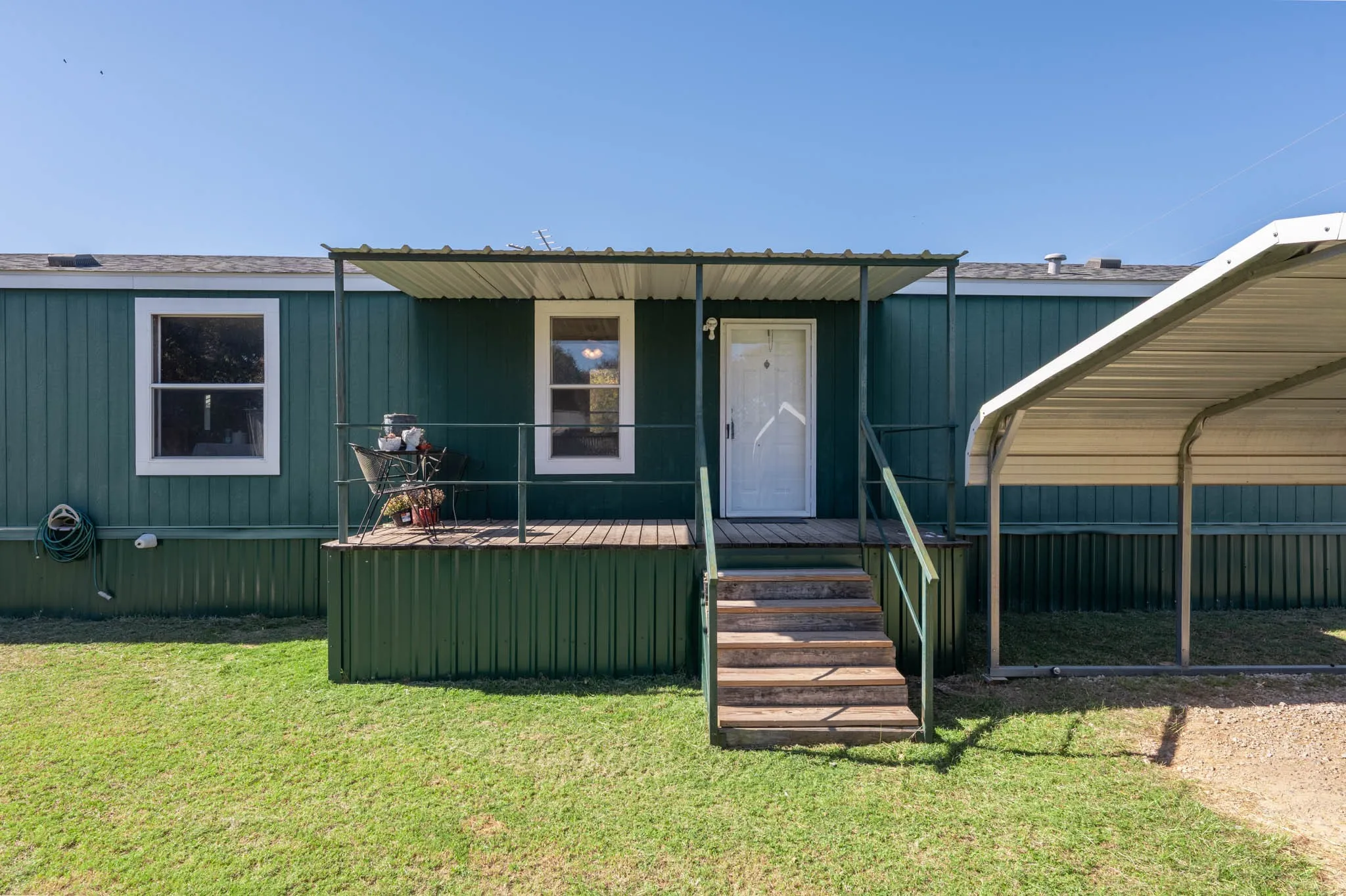 Mobile Home For Sale in Tarrant County , 1534 Gale Drive, Pelican Bay, Texas 76020, 3 Bedroom, 2 Bathroom, Garage spaces, 1,216 Sqft, built in 2011, mls#21314616, Real Estate Agent in Pelican Bay, Homes For Sale in Tarrant county, Homes For Sale in Pelican Bay, Realtor in Pelican Bay Texas, Real Estate Brokerage Independent Realty Texas, Luminita Cordes Realtor