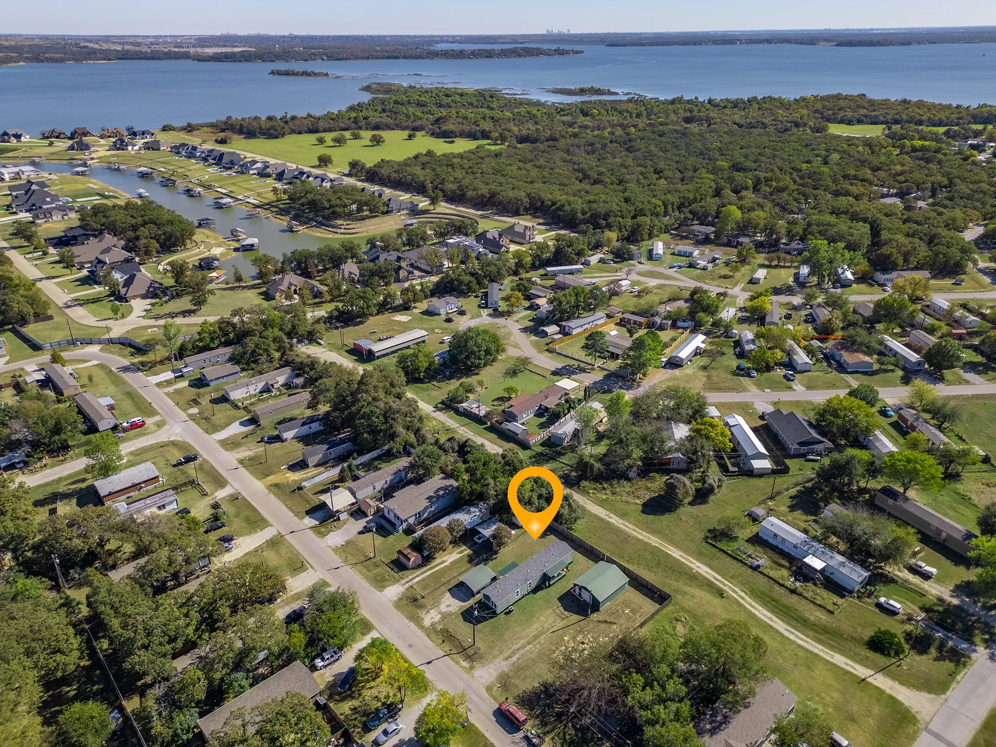 Mobile Home For Sale in Tarrant County , 1534 Gale Drive, Pelican Bay, Texas 76020, 3 Bedroom, 2 Bathroom, Garage spaces, 1,216 Sqft, built in 2011, mls#21314616, Real Estate Agent in Pelican Bay, Homes For Sale in Tarrant county, Homes For Sale in Pelican Bay, Realtor in Pelican Bay Texas, Real Estate Brokerage Independent Realty Texas, Luminita Cordes Realtor