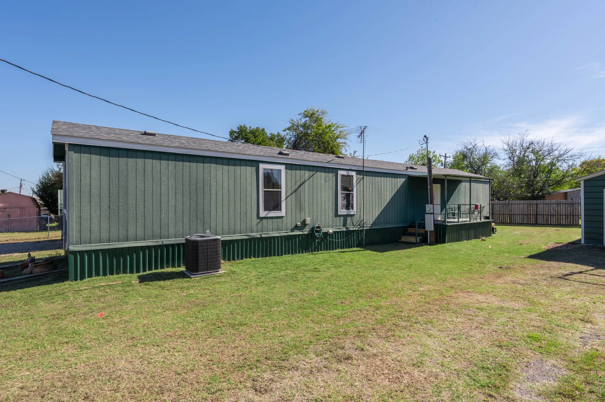 Mobile Home For Sale in Tarrant County , 1534 Gale Drive, Pelican Bay, Texas 76020, 3 Bedroom, 2 Bathroom, Garage spaces, 1,216 Sqft, built in 2011, mls#21314616, Real Estate Agent in Pelican Bay, Homes For Sale in Tarrant county, Homes For Sale in Pelican Bay, Realtor in Pelican Bay Texas, Real Estate Brokerage Independent Realty Texas, Luminita Cordes Realtor