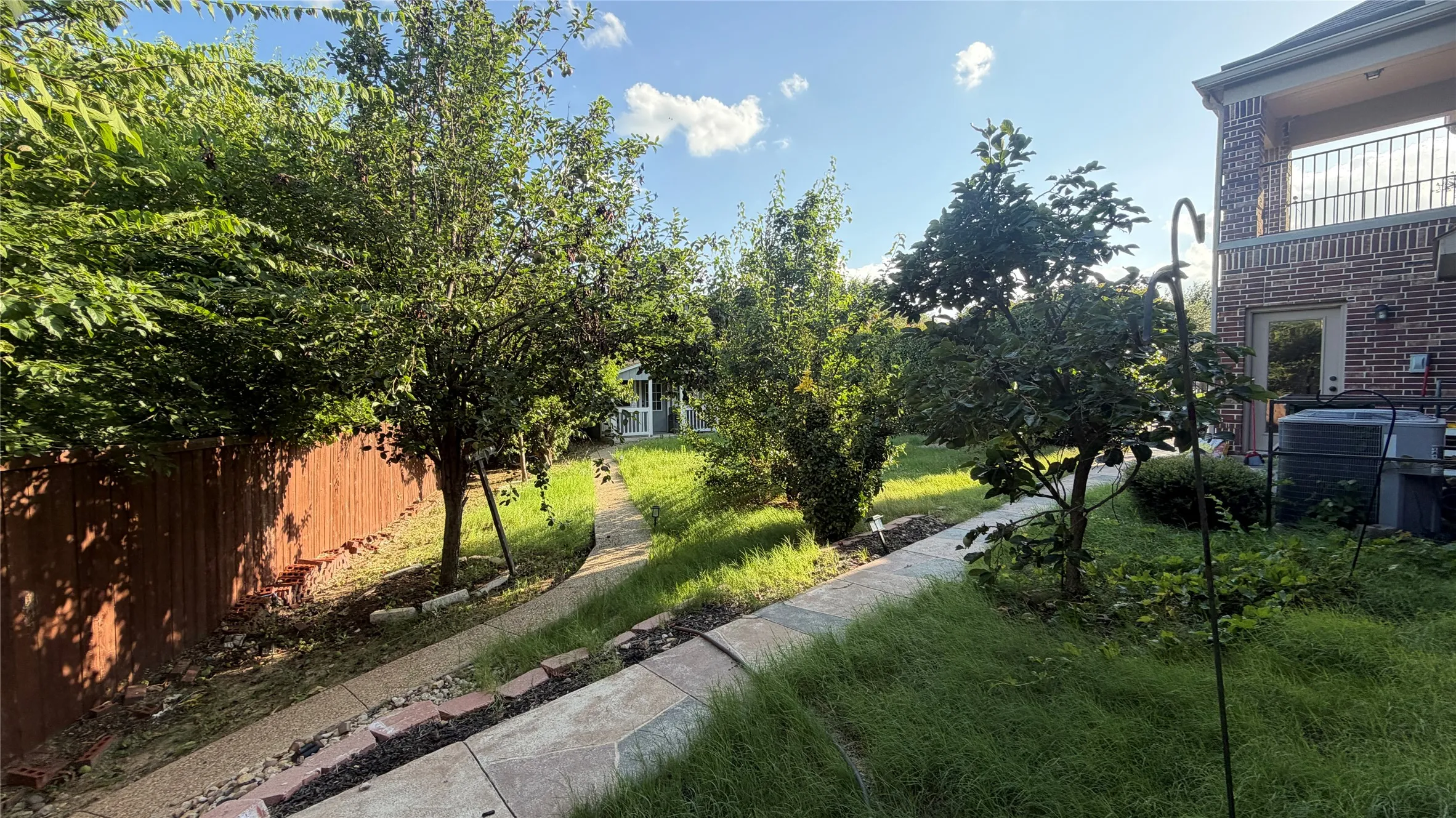 Single Family Residence For Rent in Tarrant County , 6728 S Fork Drive, North Richland Hills, Texas 76182, 6 Bedrooms, 5 Bathrooms, 3 Garage spaces, 4,593 Sqft, built in 2012, Price $4,700, mls#21314611, Real Estate Agent in North Richland Hills, Homes For Rent in Tarrant county, Homes For Rent in North Richland Hills, Realtor in North Richland Hills Texas, Real Estate Brokerage Independent Realty Texas, Luminita Cordes Realtor