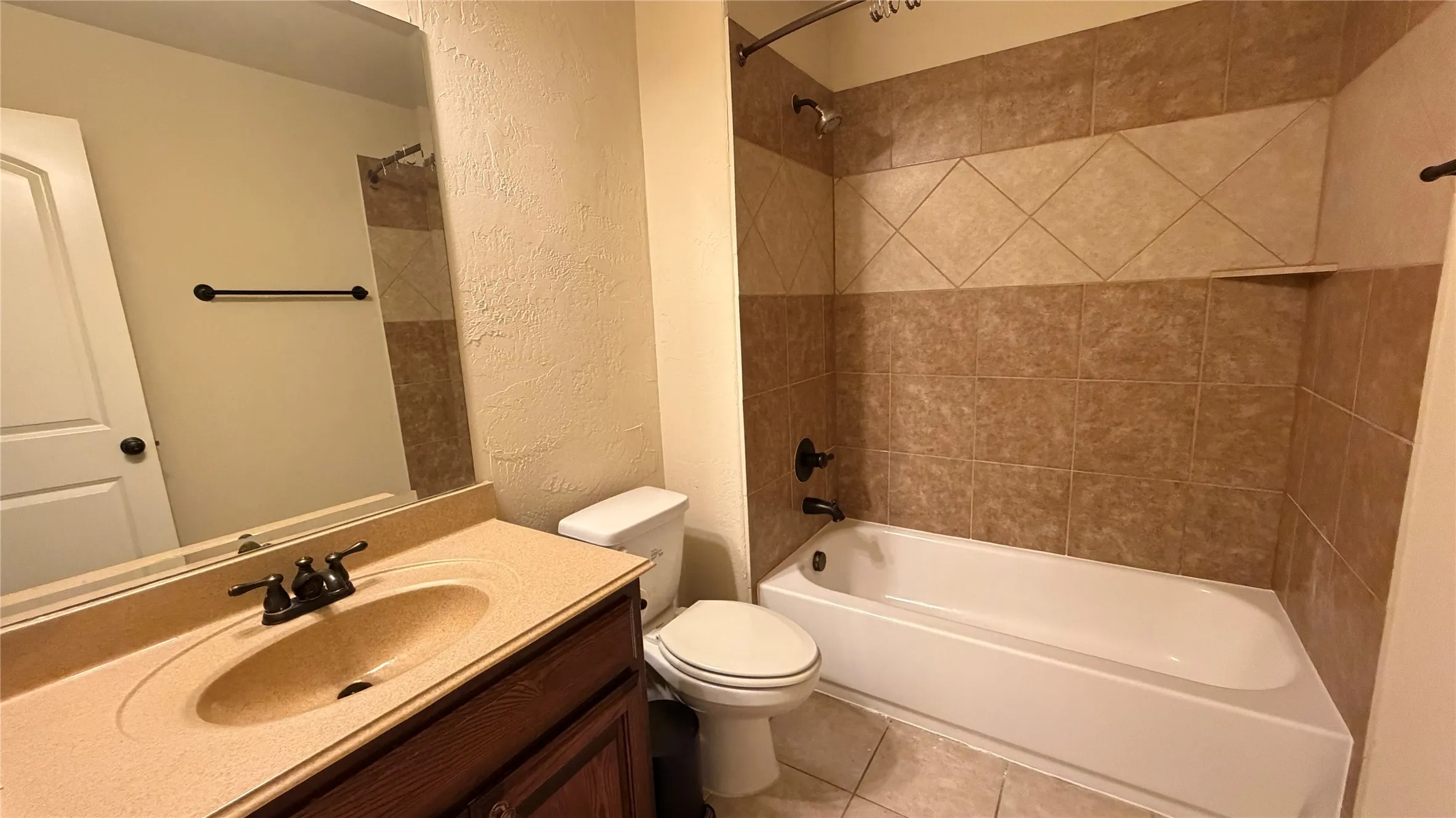 Single Family Residence For Rent in Tarrant County , 6728 S Fork Drive, North Richland Hills, Texas 76182, 6 Bedrooms, 5 Bathrooms, 3 Garage spaces, 4,593 Sqft, built in 2012, Price $4,700, mls#21314611, Real Estate Agent in North Richland Hills, Homes For Rent in Tarrant county, Homes For Rent in North Richland Hills, Realtor in North Richland Hills Texas, Real Estate Brokerage Independent Realty Texas, Luminita Cordes Realtor