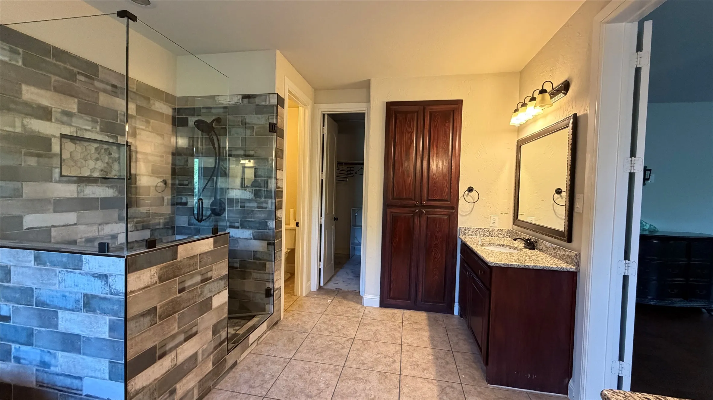 Single Family Residence For Rent in Tarrant County , 6728 S Fork Drive, North Richland Hills, Texas 76182, 6 Bedrooms, 5 Bathrooms, 3 Garage spaces, 4,593 Sqft, built in 2012, Price $4,700, mls#21314611, Real Estate Agent in North Richland Hills, Homes For Rent in Tarrant county, Homes For Rent in North Richland Hills, Realtor in North Richland Hills Texas, Real Estate Brokerage Independent Realty Texas, Luminita Cordes Realtor
