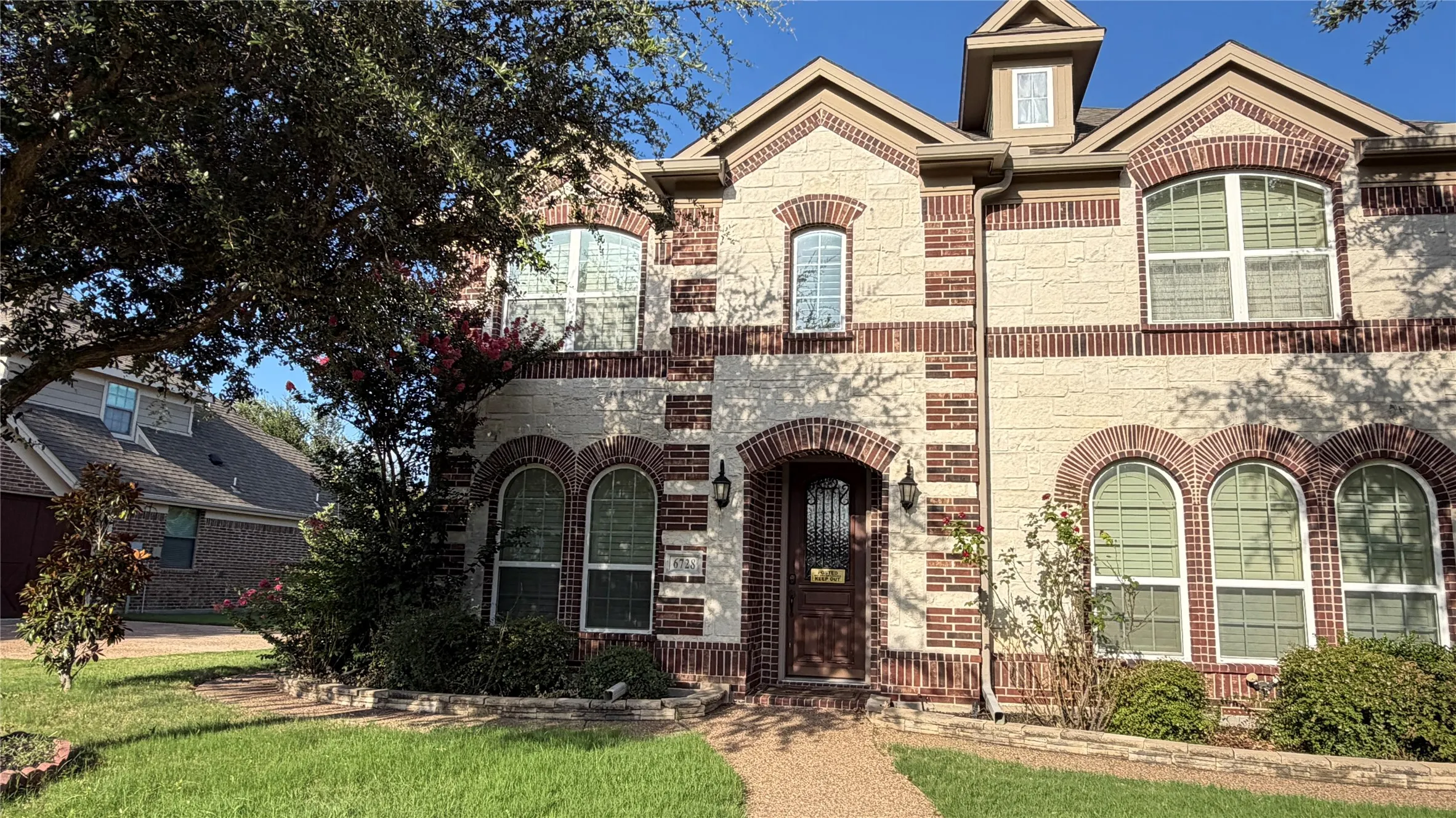 Single Family Residence For Rent in Tarrant County , 6728 S Fork Drive, North Richland Hills, Texas 76182, 6 Bedrooms, 5 Bathrooms, 3 Garage spaces, 4,593 Sqft, built in 2012, Price $4,700, mls#21314611, Real Estate Agent in North Richland Hills, Homes For Rent in Tarrant county, Homes For Rent in North Richland Hills, Realtor in North Richland Hills Texas, Real Estate Brokerage Independent Realty Texas, Luminita Cordes Realtor