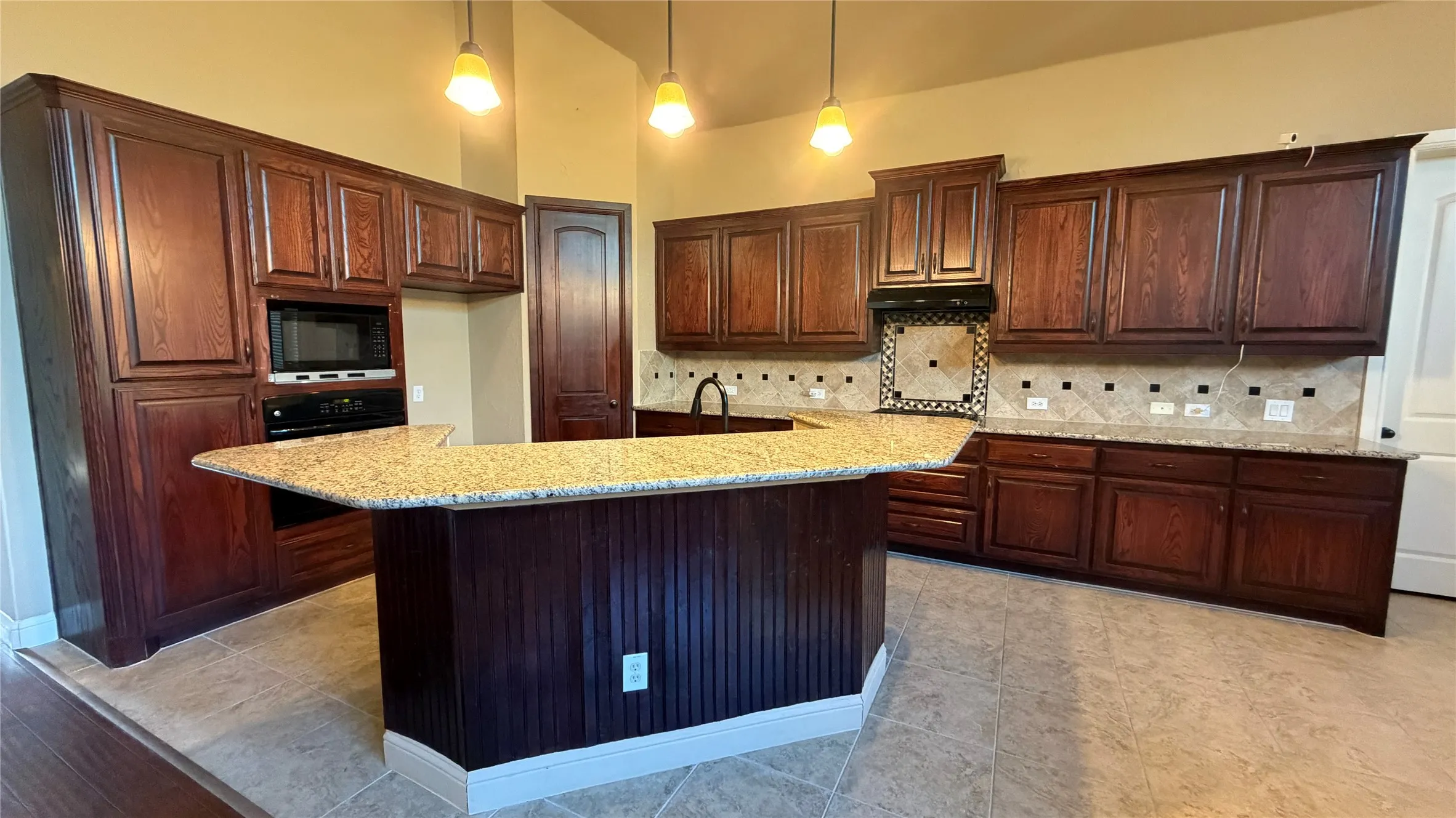 Single Family Residence For Rent in Tarrant County , 6728 S Fork Drive, North Richland Hills, Texas 76182, 6 Bedrooms, 5 Bathrooms, 3 Garage spaces, 4,593 Sqft, built in 2012, Price $4,700, mls#21314611, Real Estate Agent in North Richland Hills, Homes For Rent in Tarrant county, Homes For Rent in North Richland Hills, Realtor in North Richland Hills Texas, Real Estate Brokerage Independent Realty Texas, Luminita Cordes Realtor