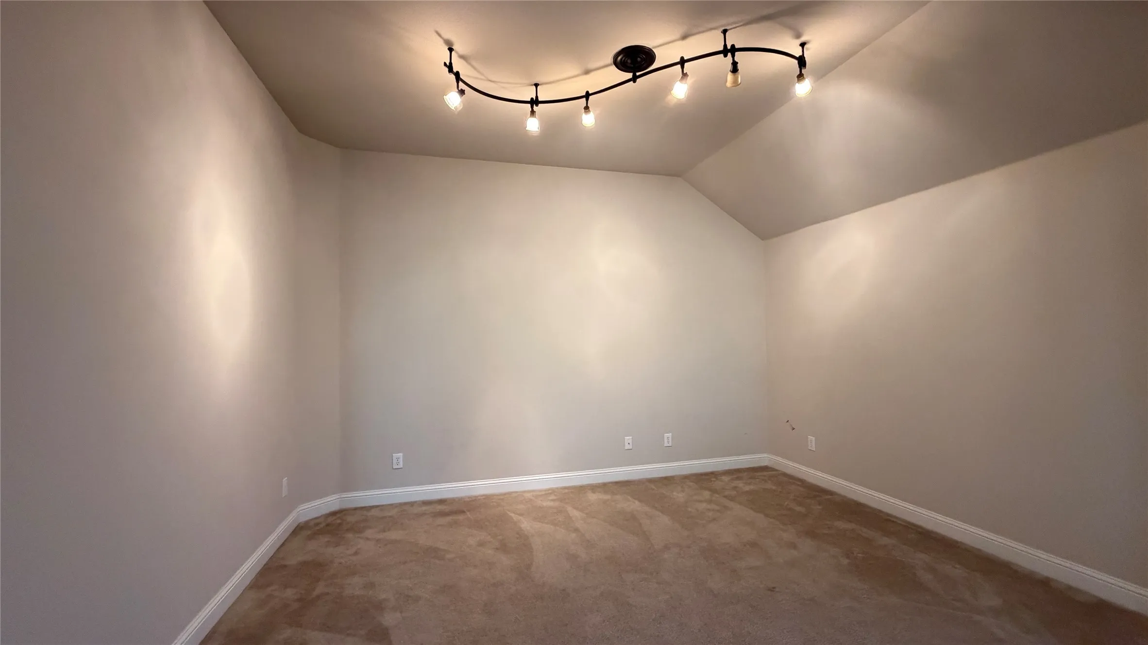 Single Family Residence For Rent in Tarrant County , 6728 S Fork Drive, North Richland Hills, Texas 76182, 6 Bedrooms, 5 Bathrooms, 3 Garage spaces, 4,593 Sqft, built in 2012, Price $4,700, mls#21314611, Real Estate Agent in North Richland Hills, Homes For Rent in Tarrant county, Homes For Rent in North Richland Hills, Realtor in North Richland Hills Texas, Real Estate Brokerage Independent Realty Texas, Luminita Cordes Realtor