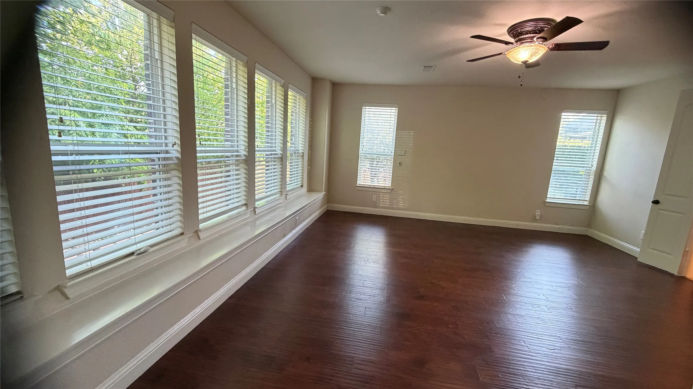 Single Family Residence For Rent in Tarrant County , 6728 S Fork Drive, North Richland Hills, Texas 76182, 6 Bedrooms, 5 Bathrooms, 3 Garage spaces, 4,593 Sqft, built in 2012, Price $4,700, mls#21314611, Real Estate Agent in North Richland Hills, Homes For Rent in Tarrant county, Homes For Rent in North Richland Hills, Realtor in North Richland Hills Texas, Real Estate Brokerage Independent Realty Texas, Luminita Cordes Realtor