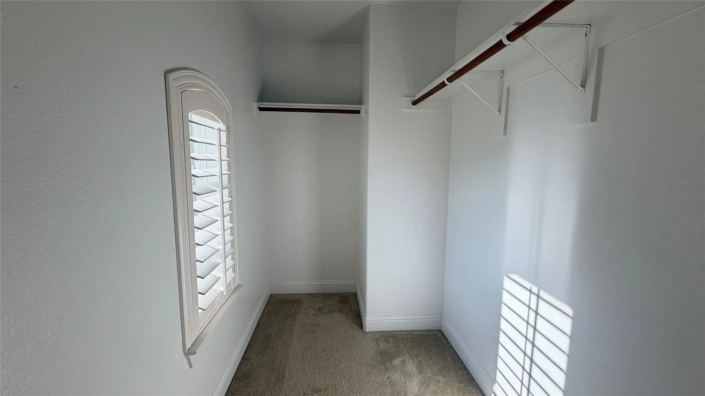 Single Family Residence For Rent in Tarrant County , 6728 S Fork Drive, North Richland Hills, Texas 76182, 6 Bedrooms, 5 Bathrooms, 3 Garage spaces, 4,593 Sqft, built in 2012, Price $4,700, mls#21314611, Real Estate Agent in North Richland Hills, Homes For Rent in Tarrant county, Homes For Rent in North Richland Hills, Realtor in North Richland Hills Texas, Real Estate Brokerage Independent Realty Texas, Luminita Cordes Realtor