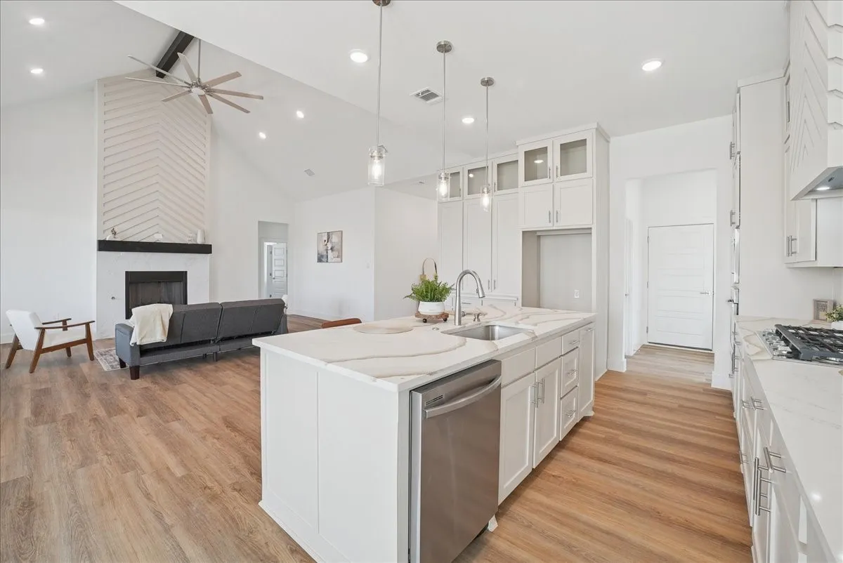 Single Family Residence For Sale in Parker County , 340 Slimp Bluff, Azle, Texas 76020, 4 Bedroom, 3 Bathroom, 2 Garage spaces, 2,368 Sqft, built in 2026, mls#21314131, Real Estate Agent in Azle, Homes For Sale in Parker county, Homes For Sale in Azle, Realtor in Azle Texas, Real Estate Brokerage Independent Realty Texas, Luminita Cordes Realtor