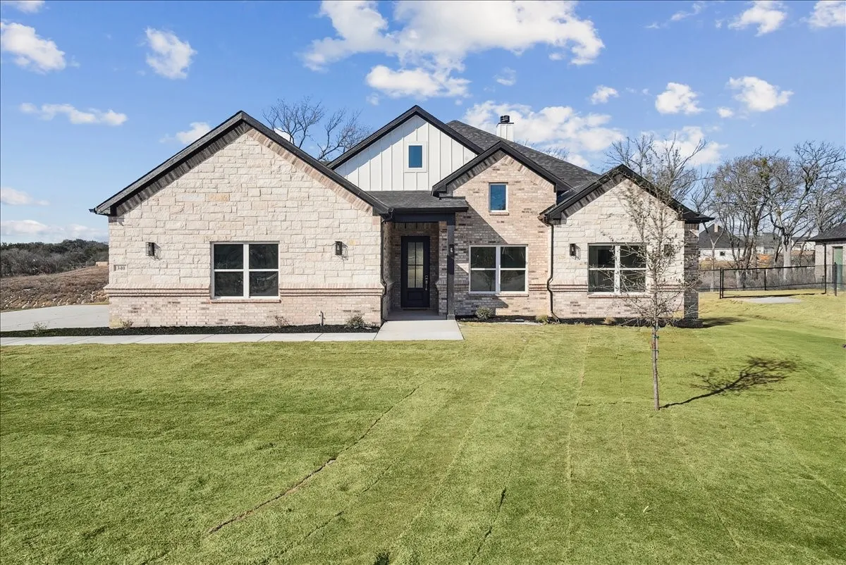 Single Family Residence For Sale in Parker County , 340 Slimp Bluff, Azle, Texas 76020, 4 Bedroom, 3 Bathroom, 2 Garage spaces, 2,368 Sqft, built in 2026, mls#21314131, Real Estate Agent in Azle, Homes For Sale in Parker county, Homes For Sale in Azle, Realtor in Azle Texas, Real Estate Brokerage Independent Realty Texas, Luminita Cordes Realtor