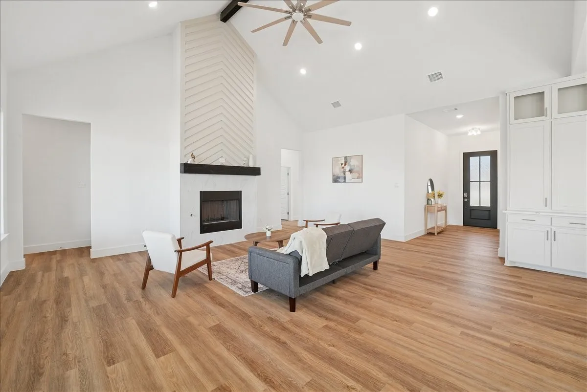 Single Family Residence For Sale in Parker County , 340 Slimp Bluff, Azle, Texas 76020, 4 Bedroom, 3 Bathroom, 2 Garage spaces, 2,368 Sqft, built in 2026, mls#21314131, Real Estate Agent in Azle, Homes For Sale in Parker county, Homes For Sale in Azle, Realtor in Azle Texas, Real Estate Brokerage Independent Realty Texas, Luminita Cordes Realtor